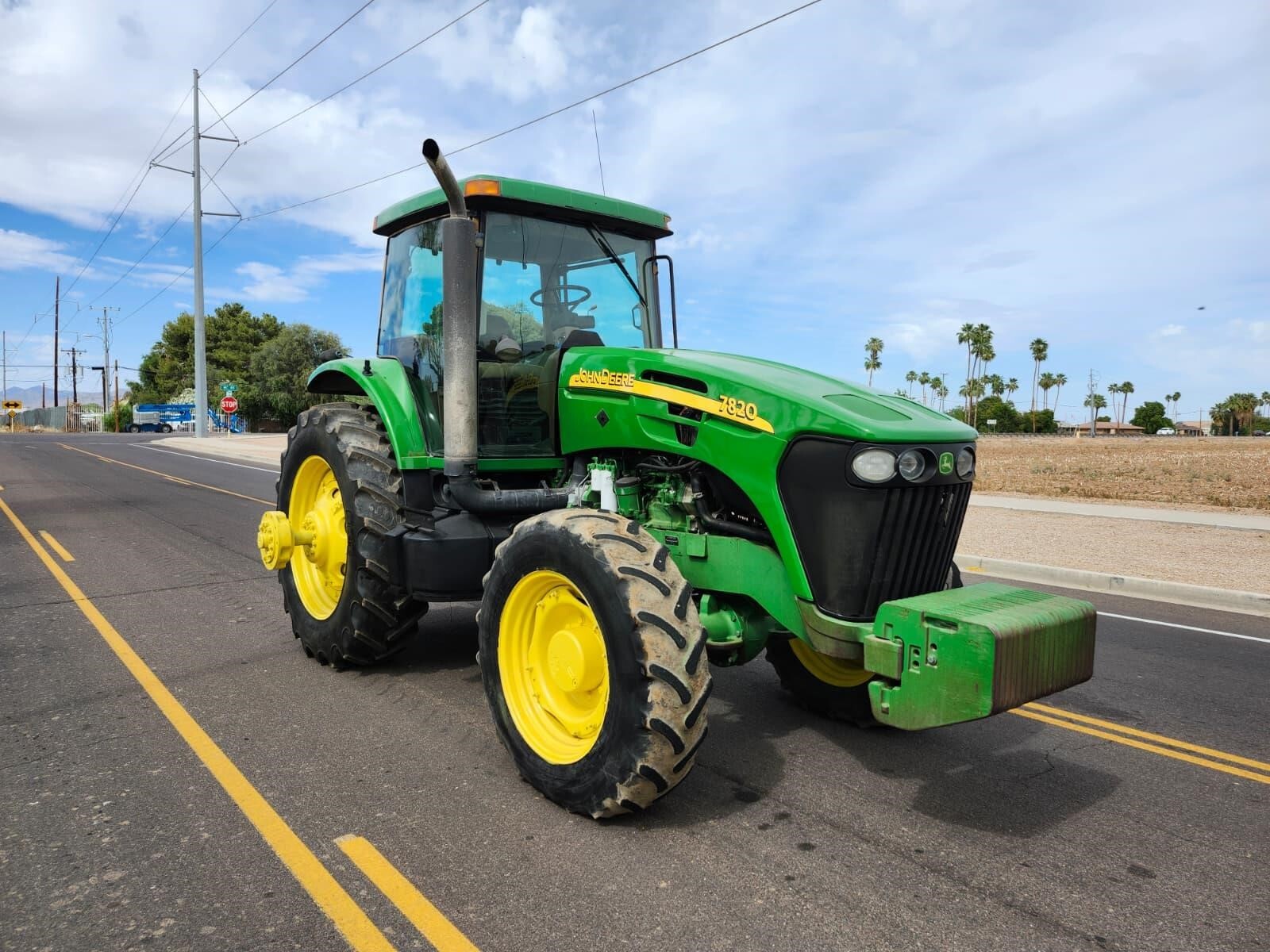 2004 John Deere 7820 Tractor