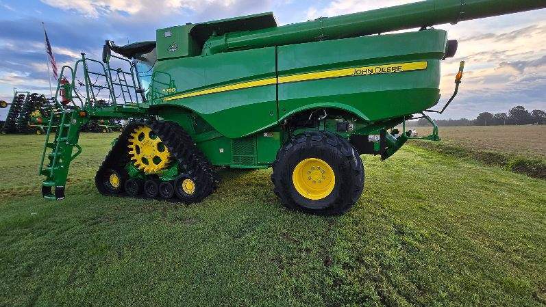 2022 John Deere S780 Combine