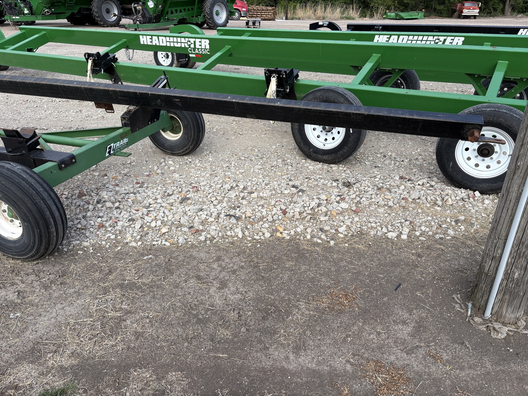 E-Z Trail 680 Header Trailer