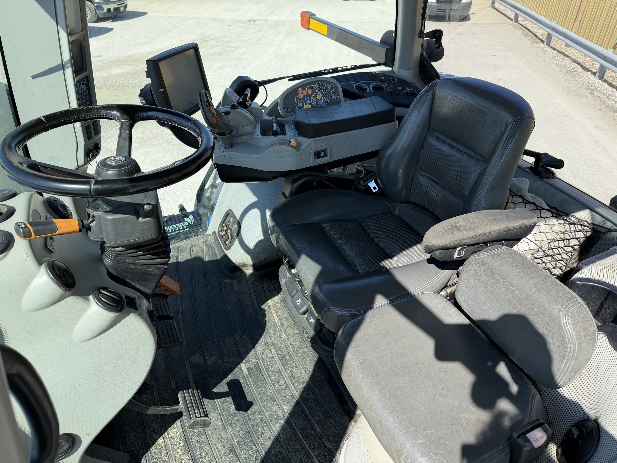2016 New Holland T8.410 Tractor