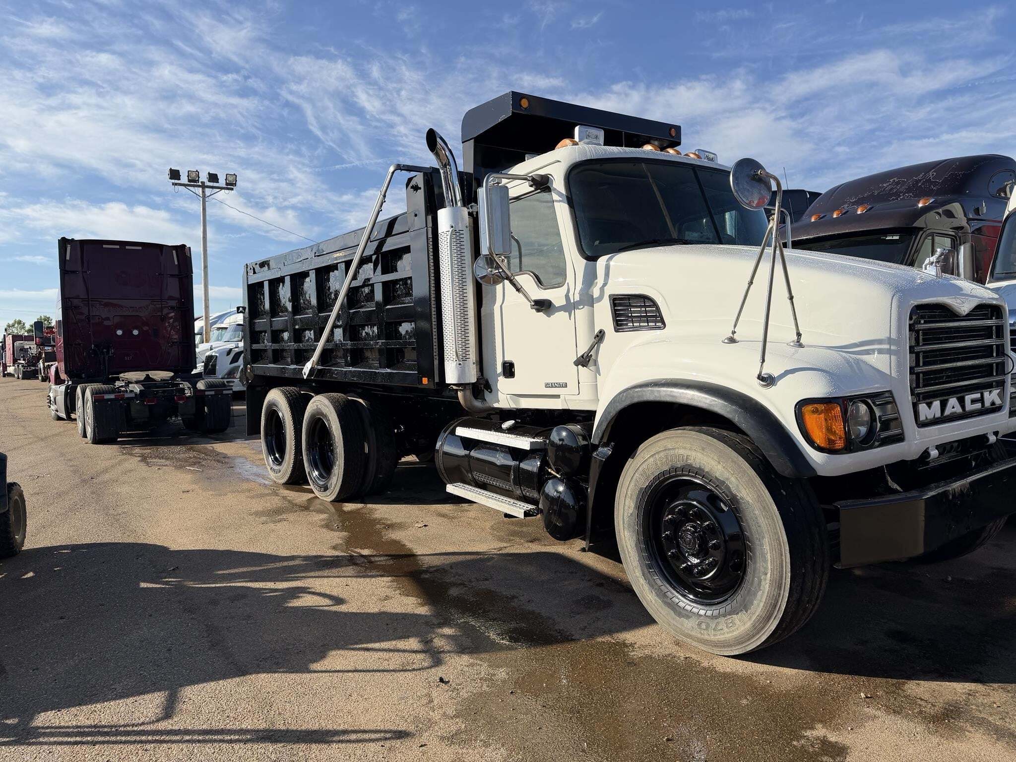 2005 Mack Granite CV713 Dump Trucks/Trailer