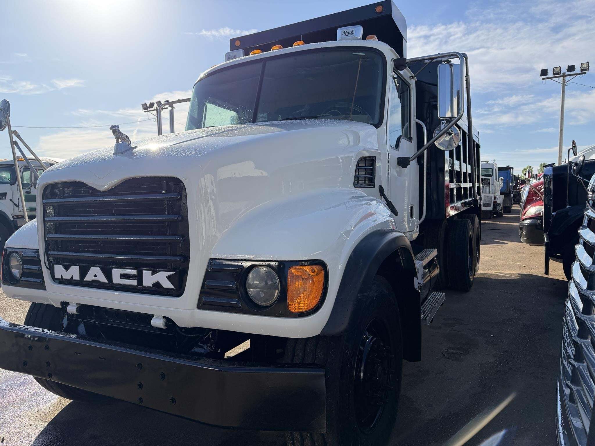 2005 Mack Granite CV713 Dump Trucks/Trailer