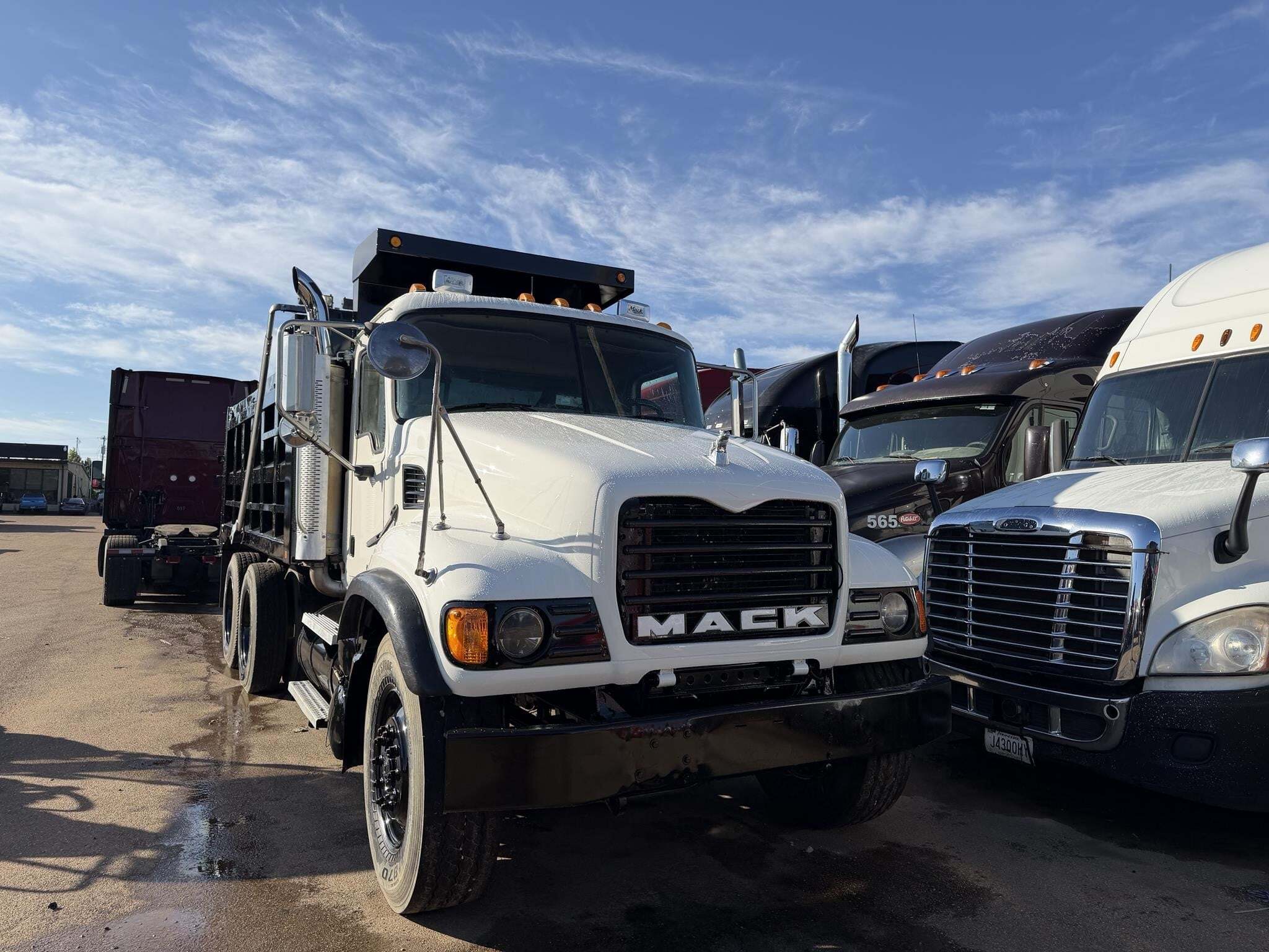 2005 Mack Granite CV713 Dump Trucks/Trailer