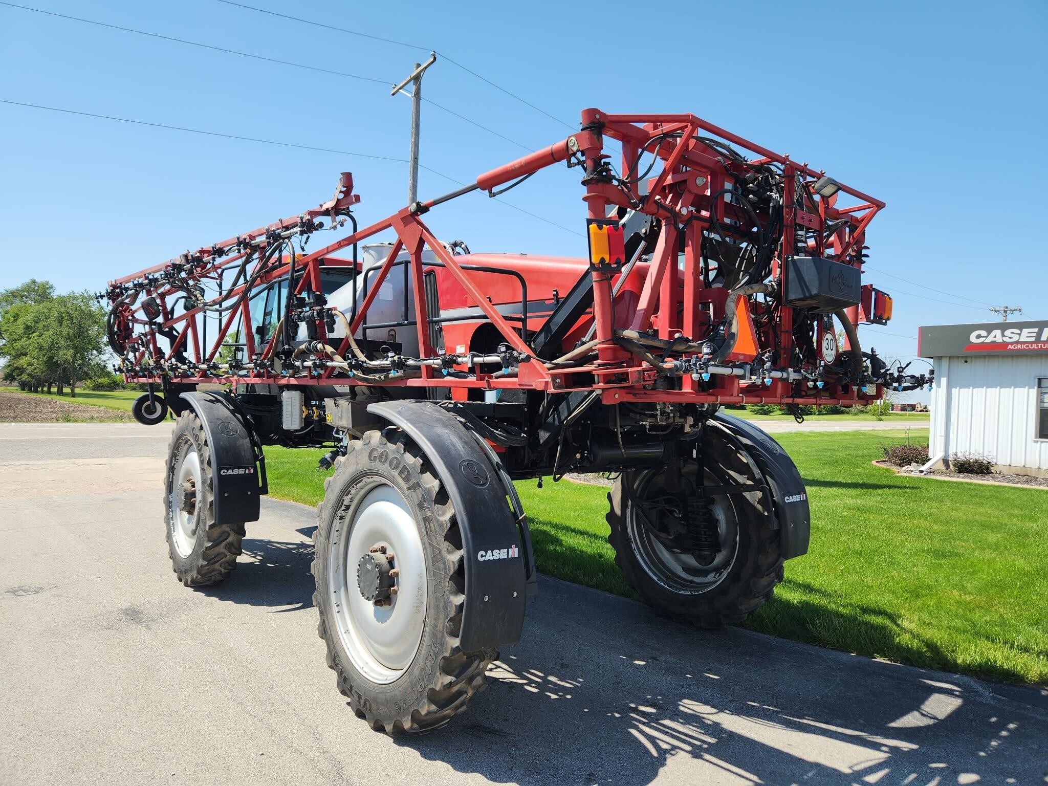 2009 Case IH SPX3320 Self-Propelled Sprayer