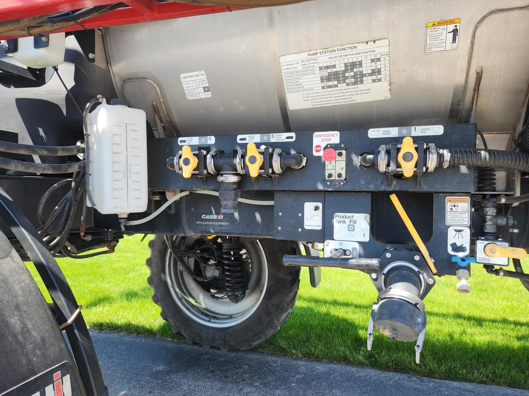 2009 Case IH SPX3320 Self-Propelled Sprayer