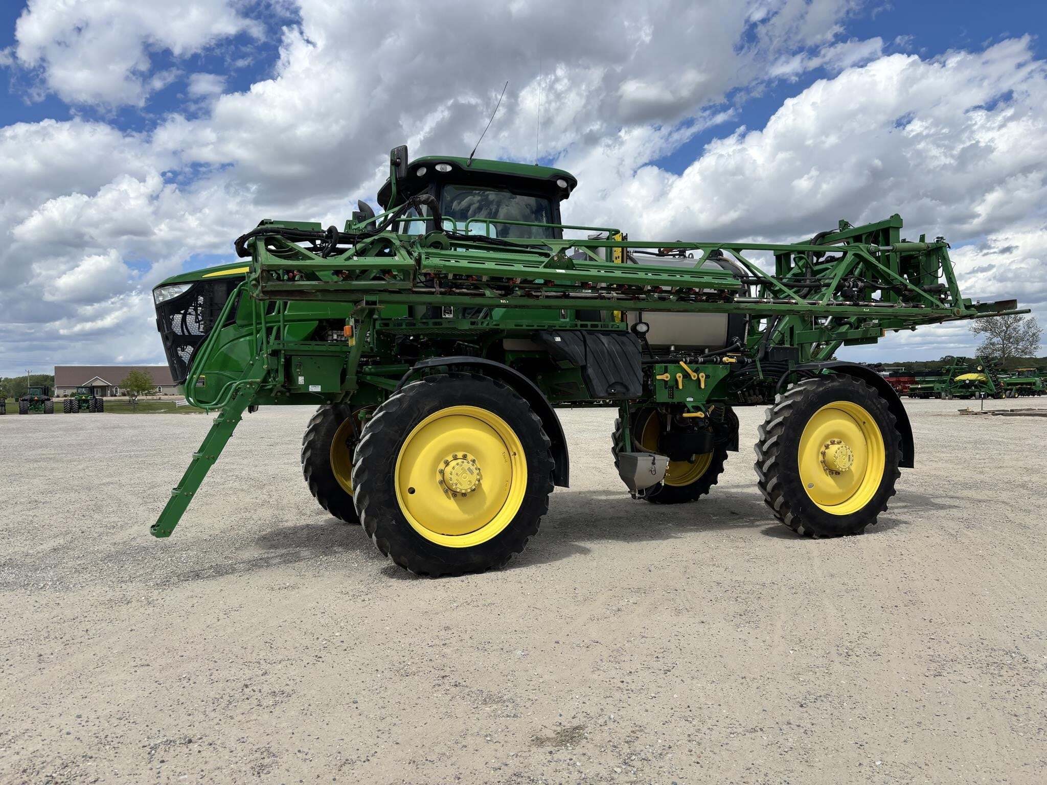 2014 John Deere R4030 Self-Propelled Sprayer