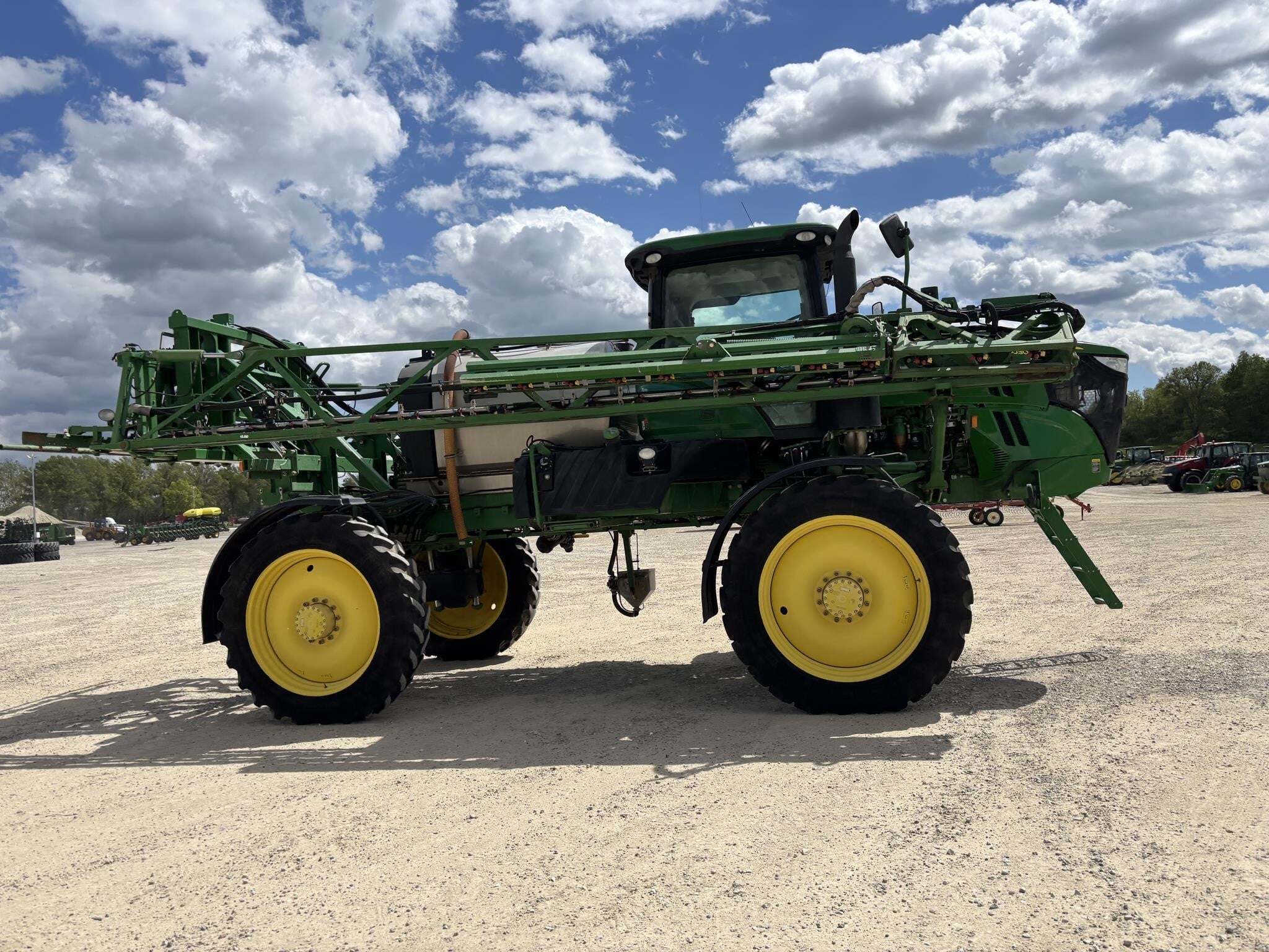 2014 John Deere R4030 Self-Propelled Sprayer