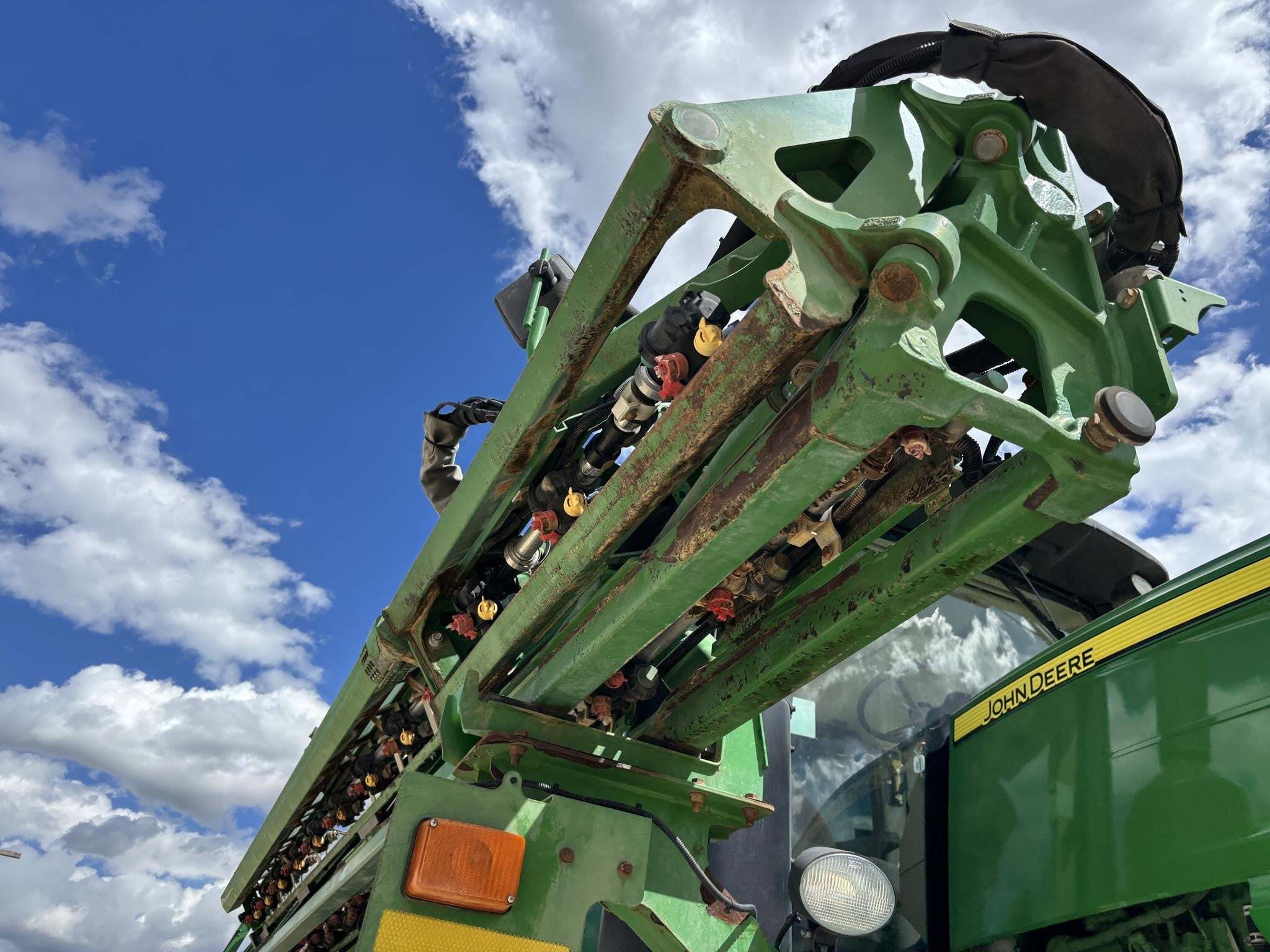 2014 John Deere R4030 Self-Propelled Sprayer