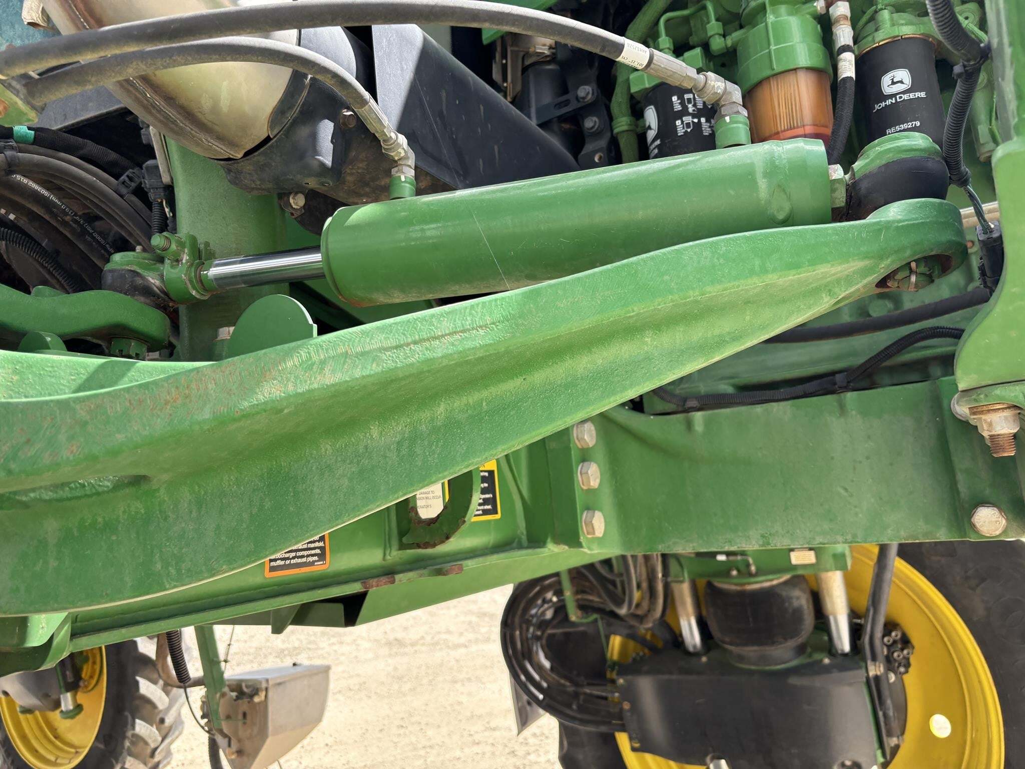 2014 John Deere R4030 Self-Propelled Sprayer