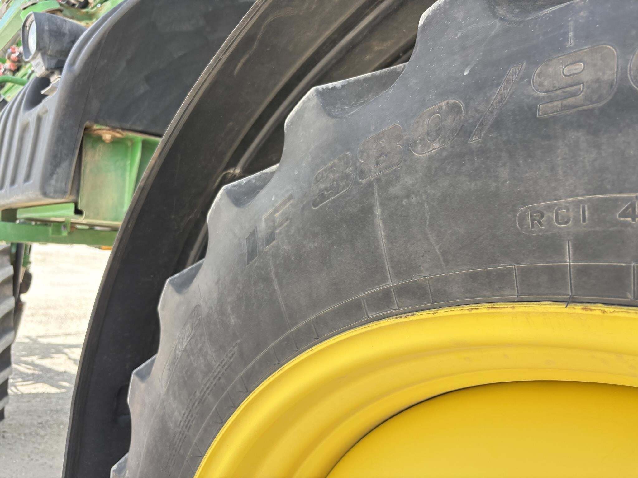 2014 John Deere R4030 Self-Propelled Sprayer