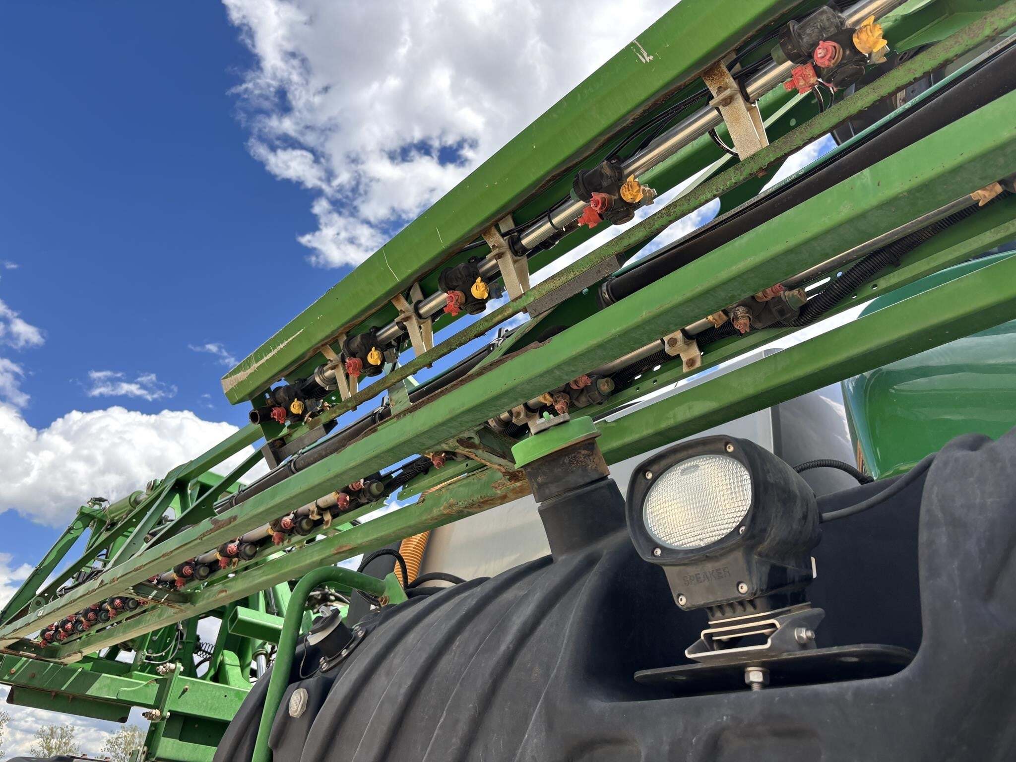 2014 John Deere R4030 Self-Propelled Sprayer
