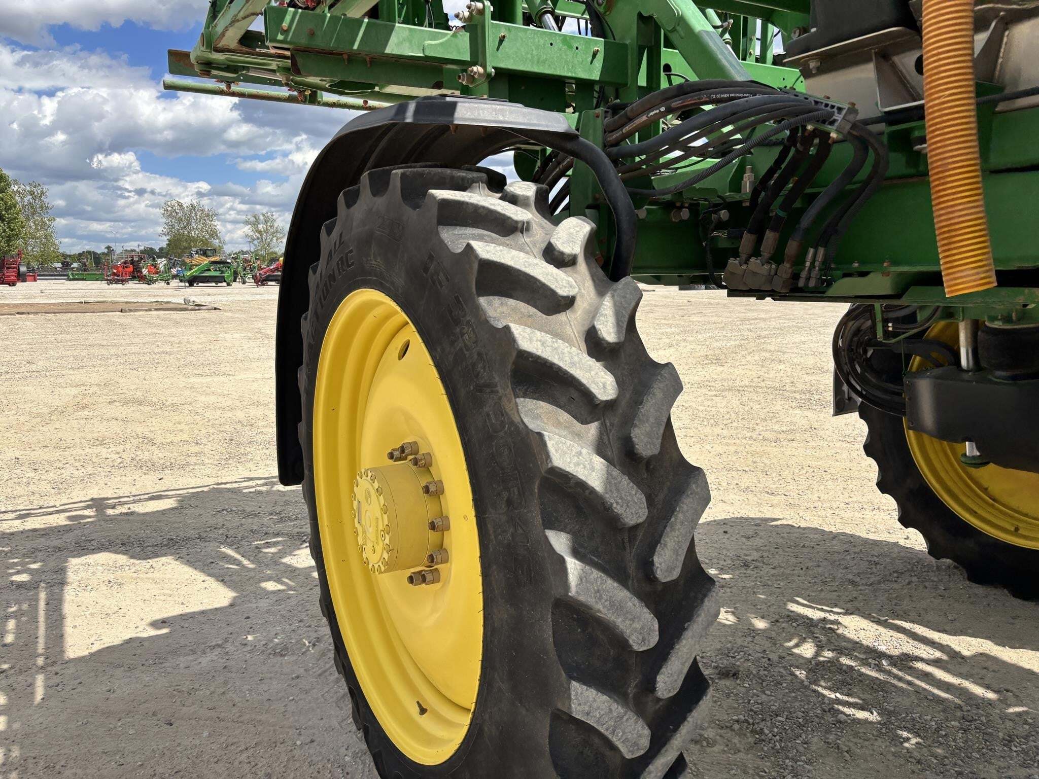 2014 John Deere R4030 Self-Propelled Sprayer