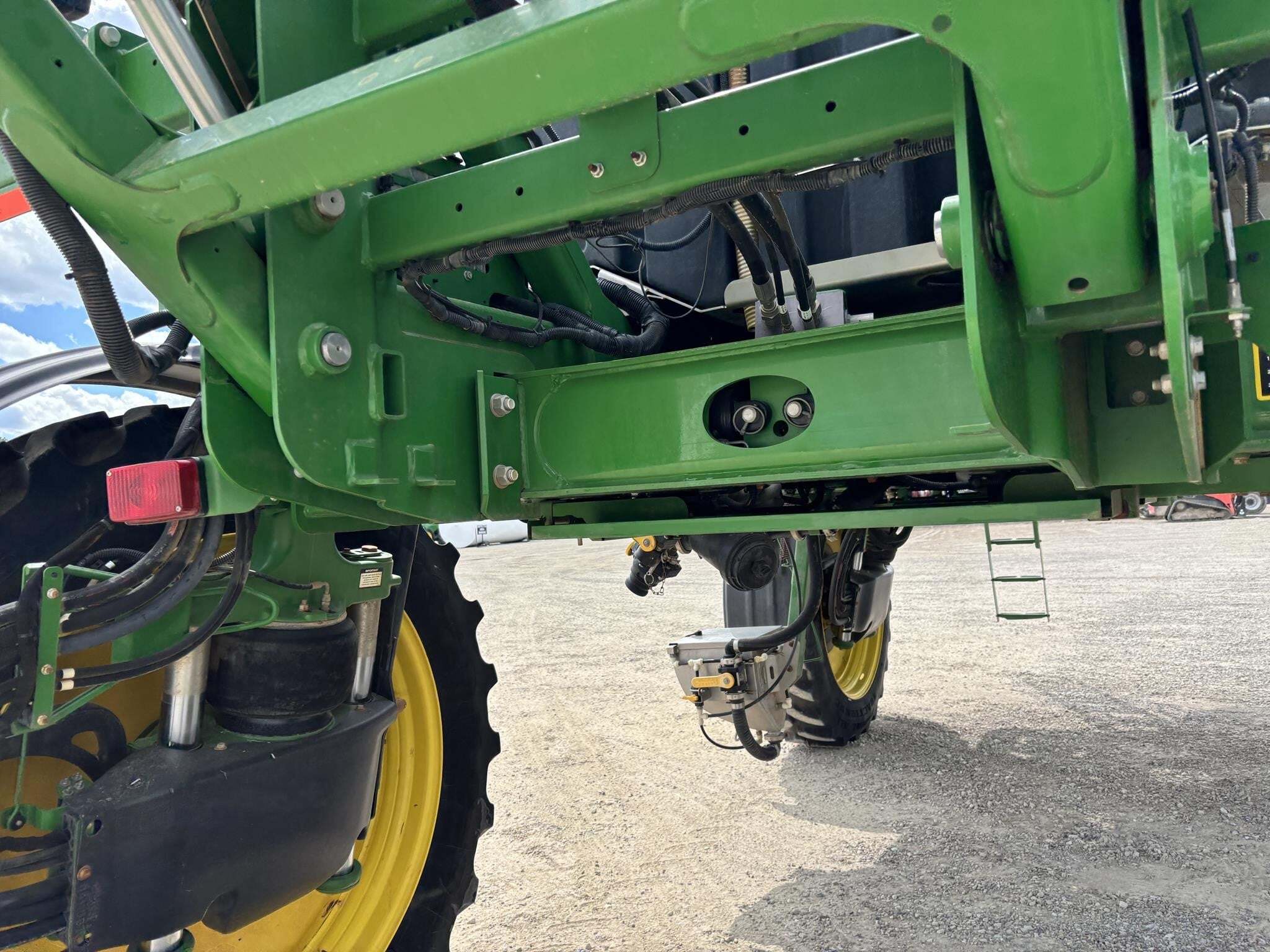 2014 John Deere R4030 Self-Propelled Sprayer