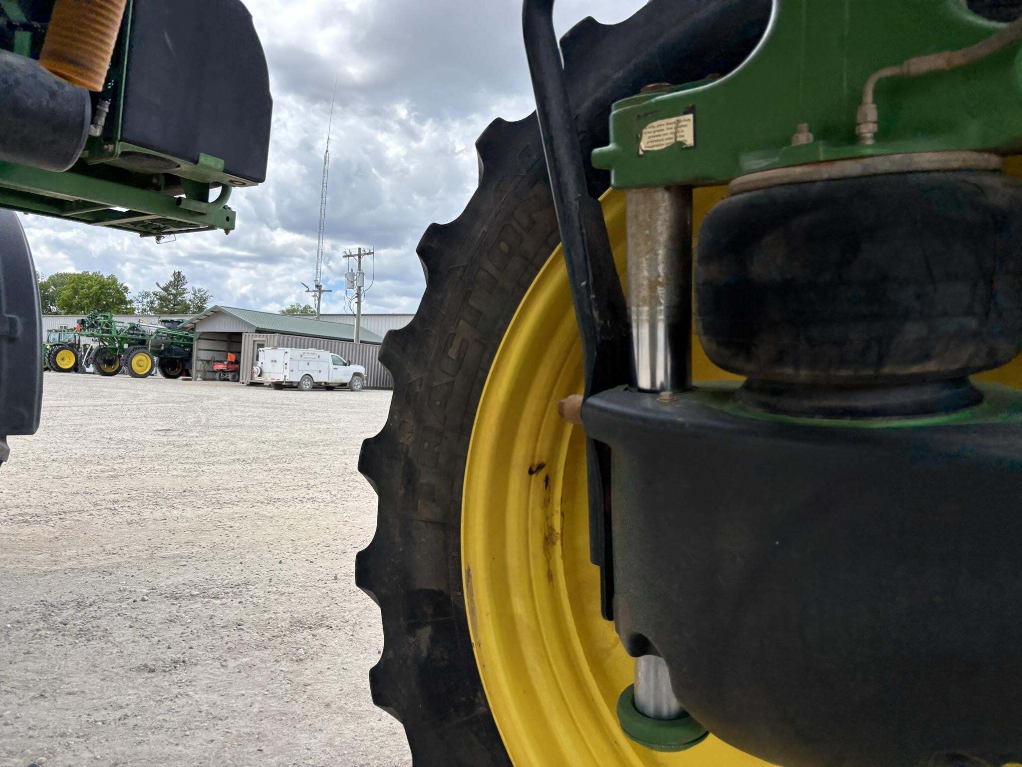 2014 John Deere R4030 Self-Propelled Sprayer