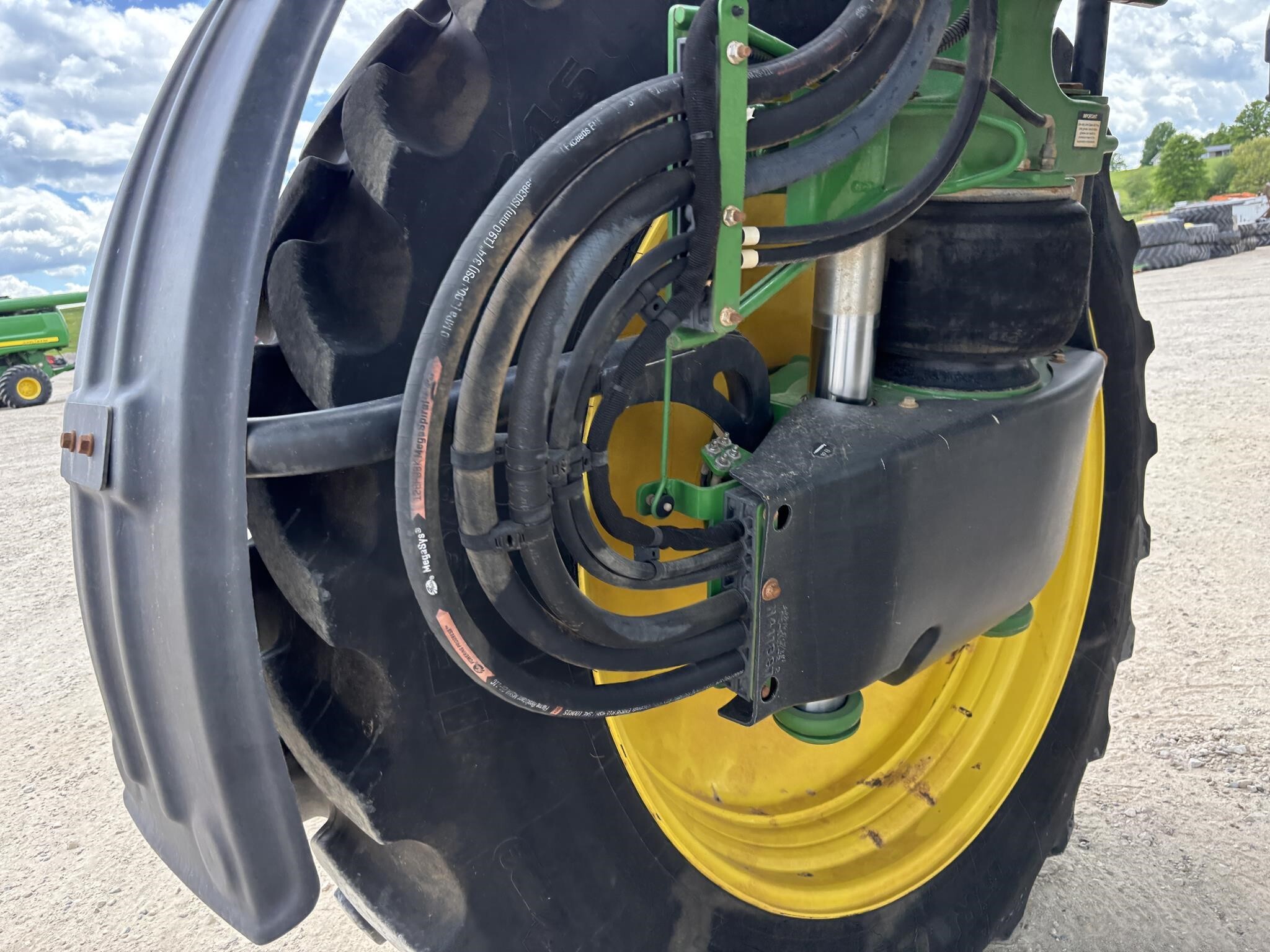 2014 John Deere R4030 Self-Propelled Sprayer