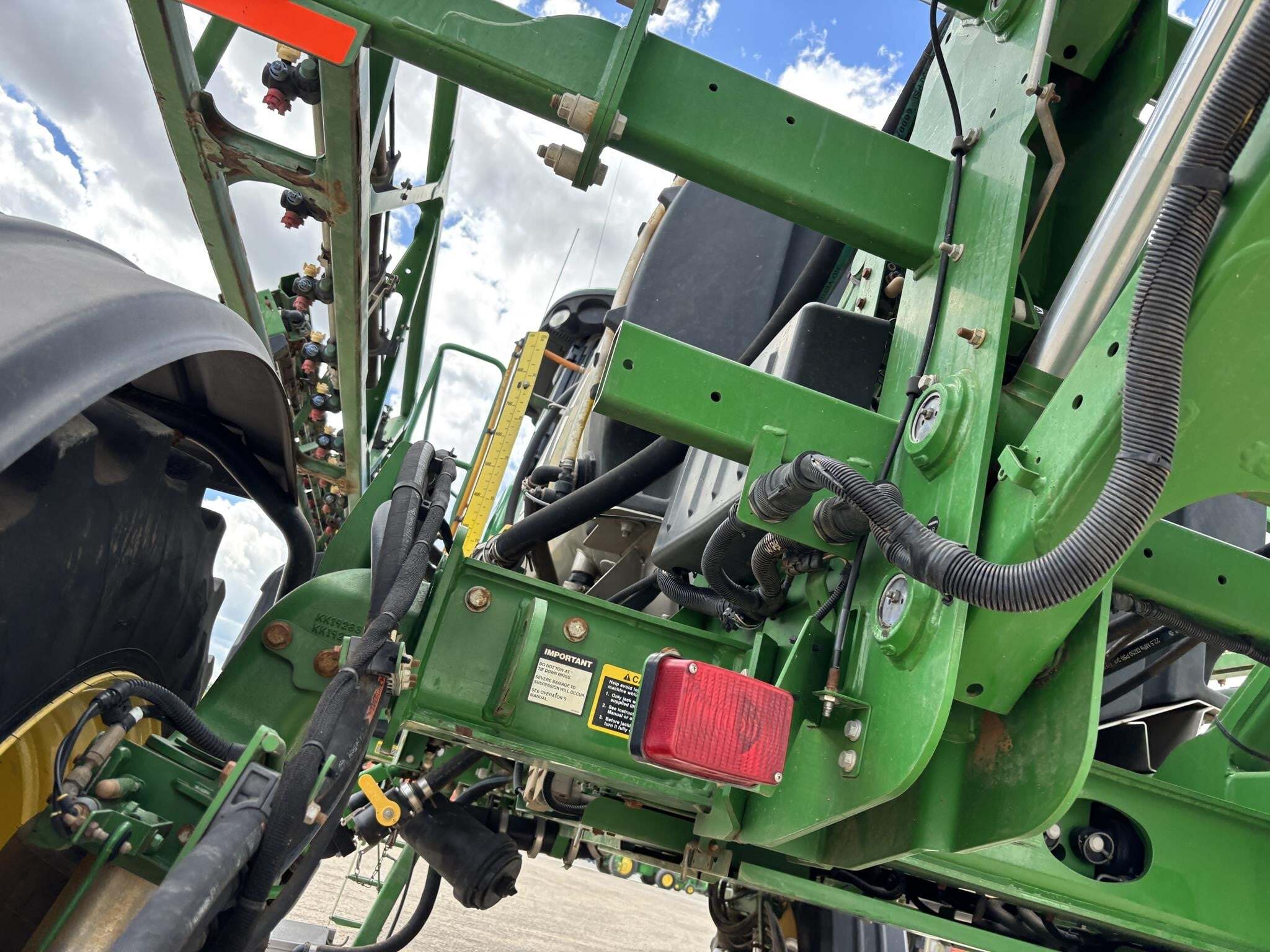 2014 John Deere R4030 Self-Propelled Sprayer