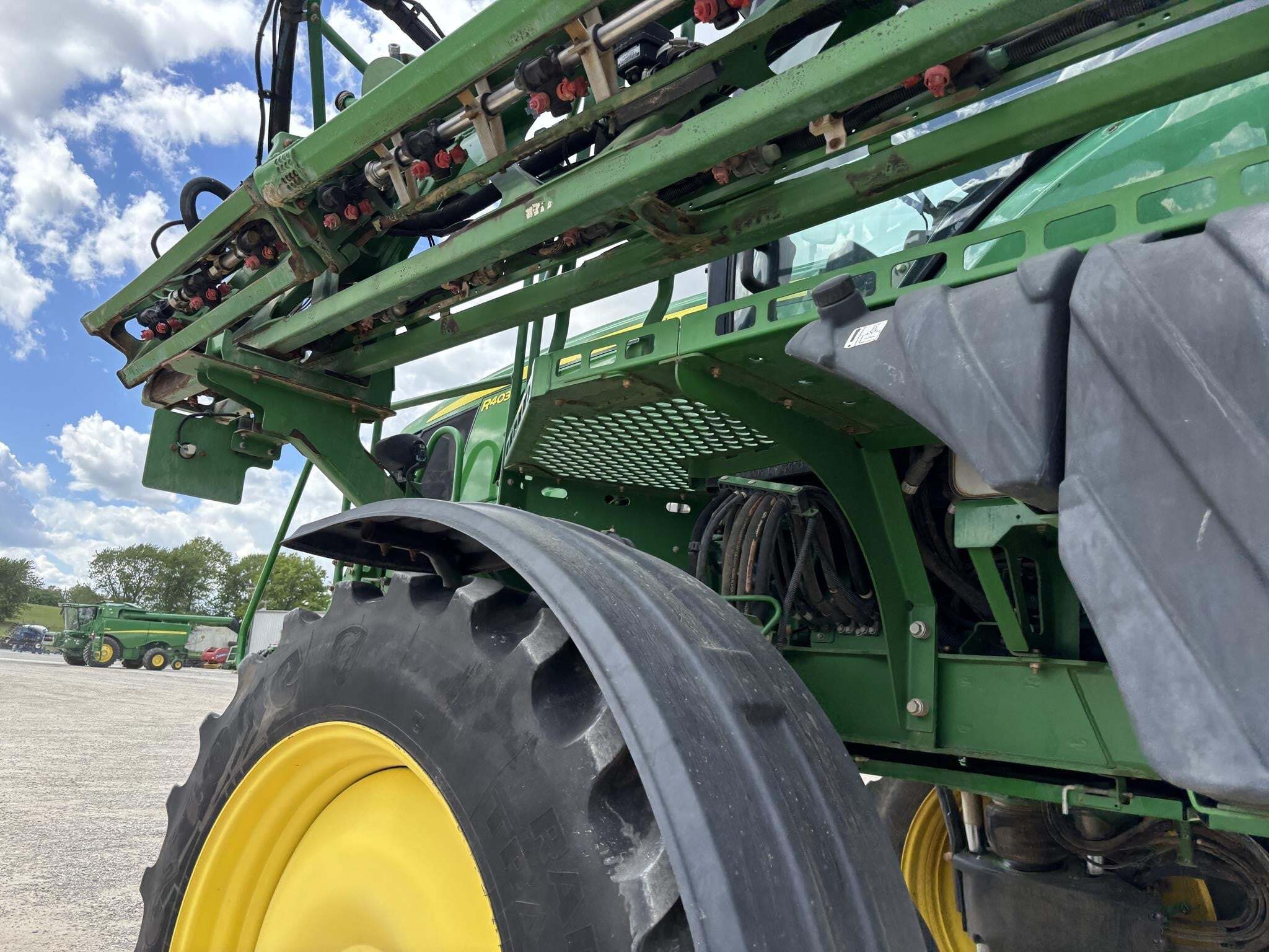 2014 John Deere R4030 Self-Propelled Sprayer