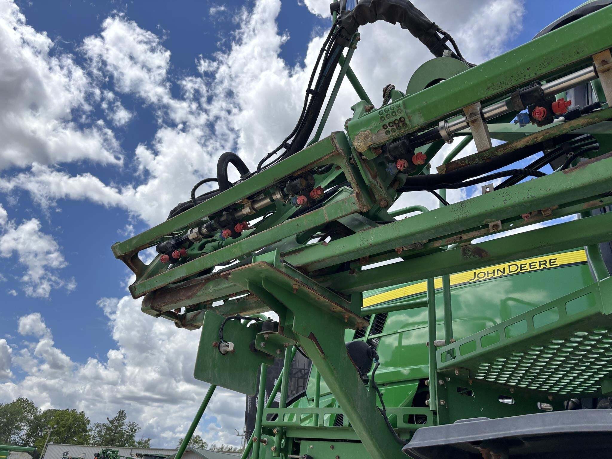 2014 John Deere R4030 Self-Propelled Sprayer