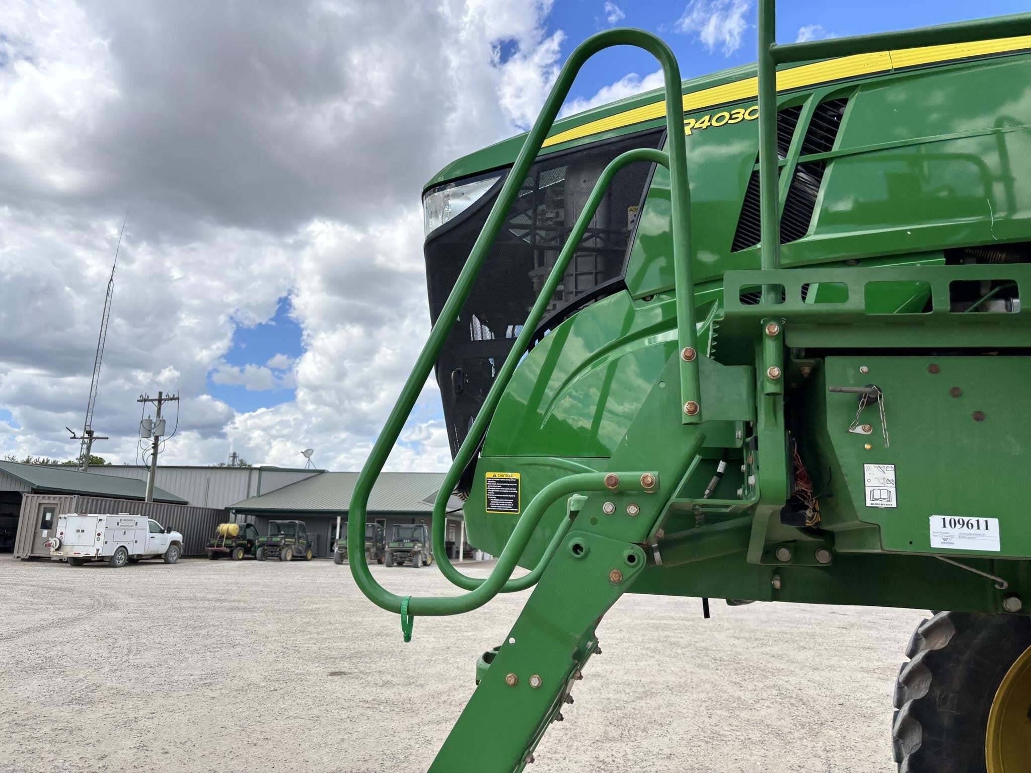 2014 John Deere R4030 Self-Propelled Sprayer