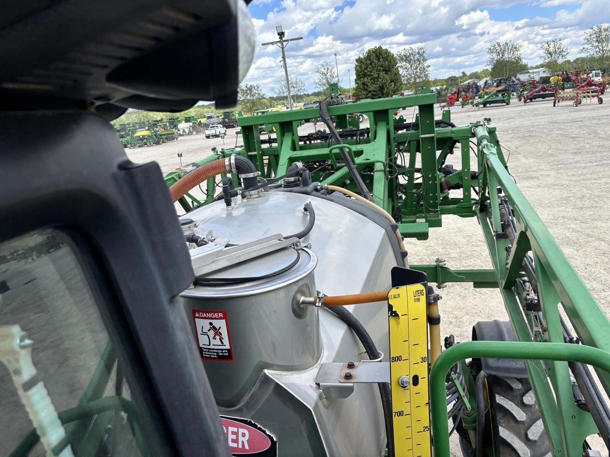 2014 John Deere R4030 Self-Propelled Sprayer