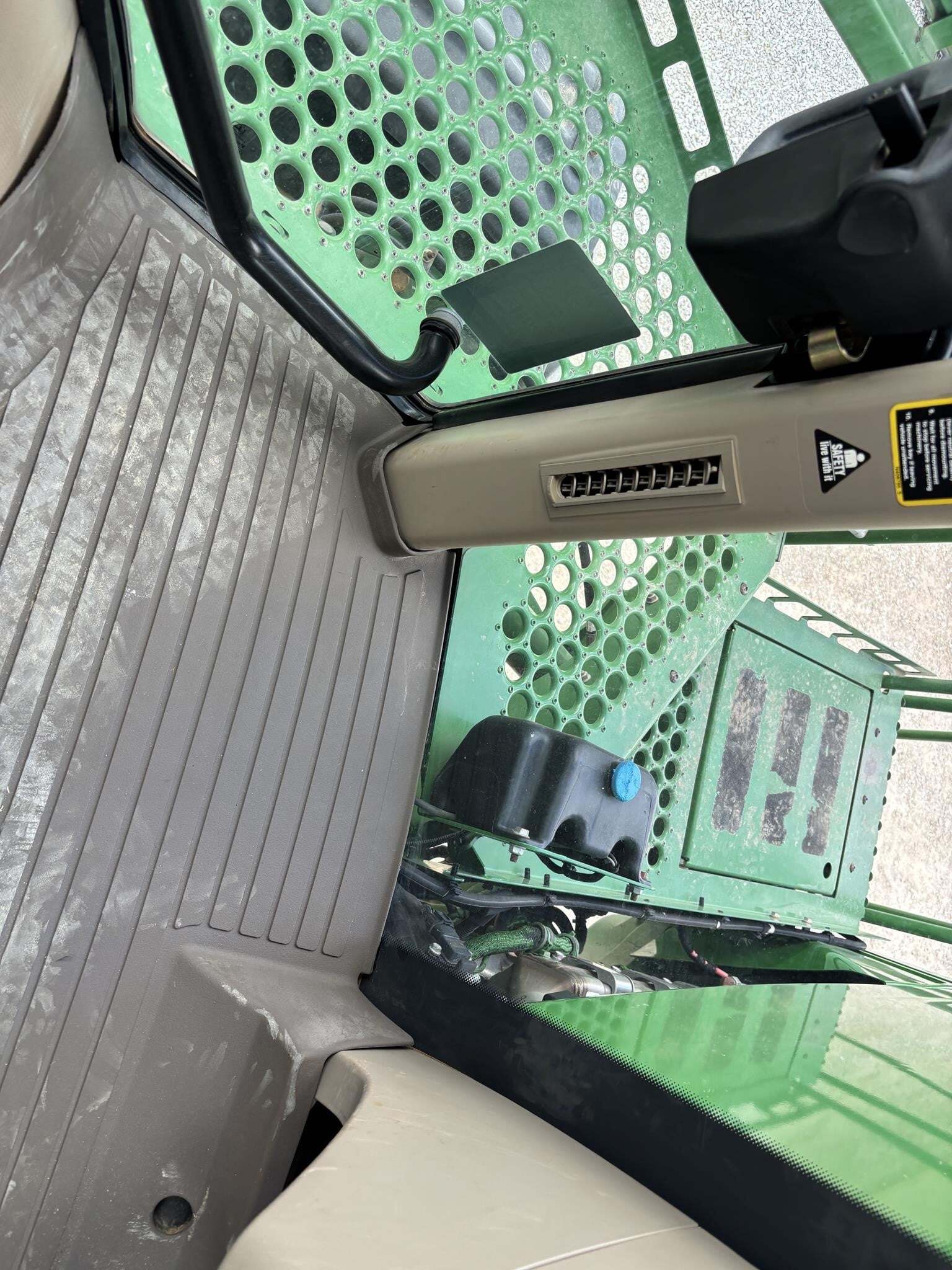 2014 John Deere R4030 Self-Propelled Sprayer