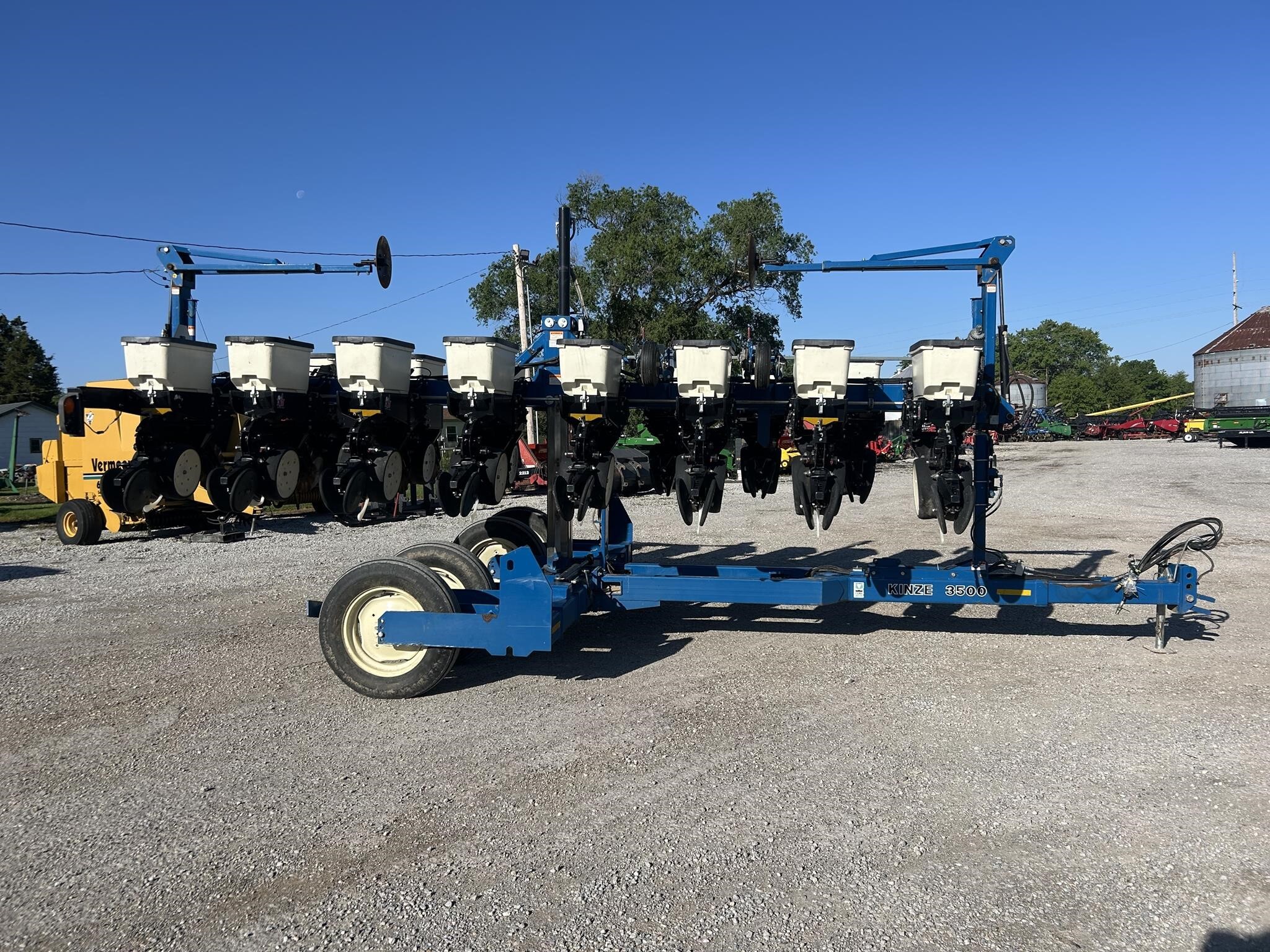 2010 Kinze 3500 Planter