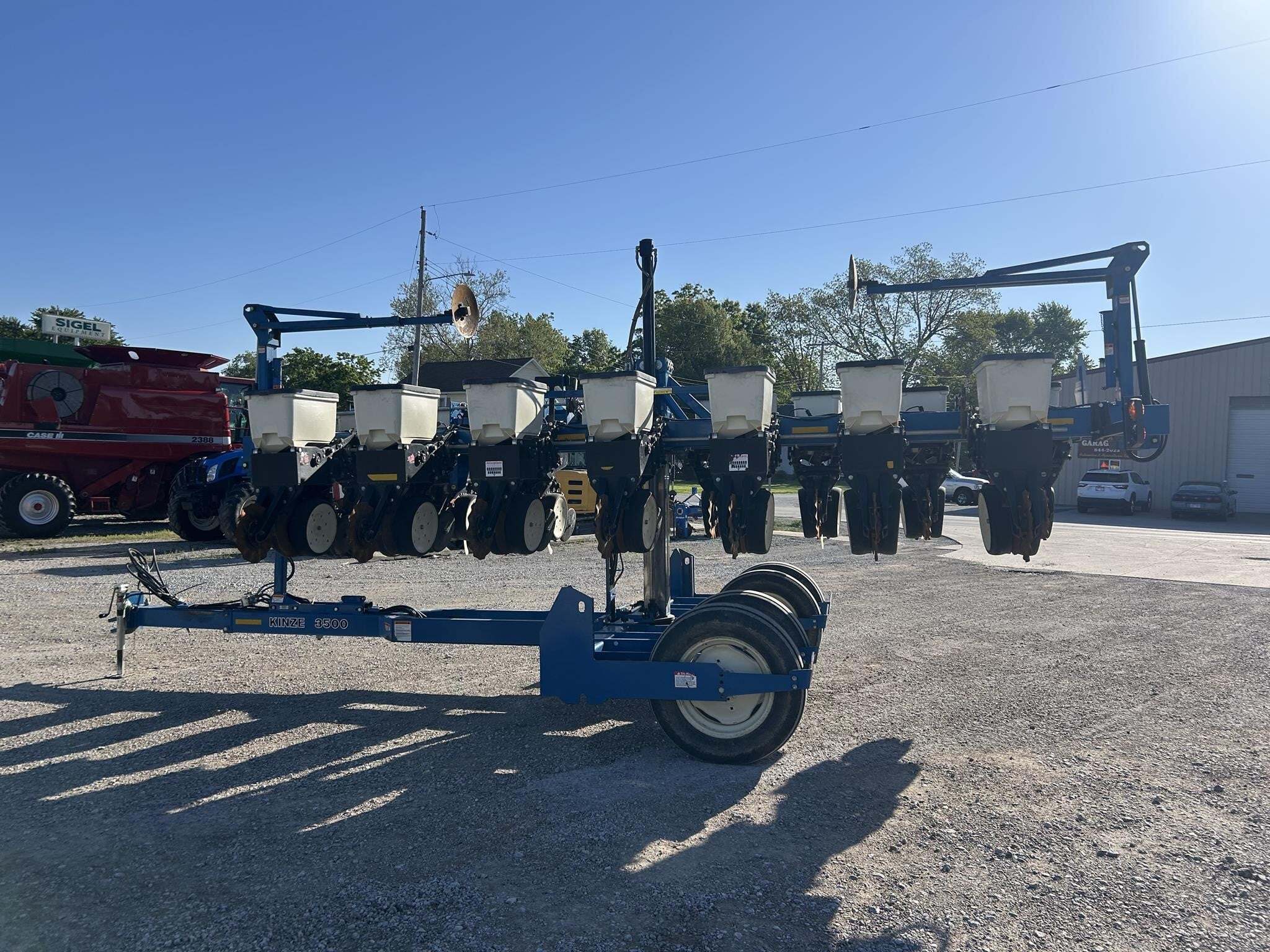 2010 Kinze 3500 Planter