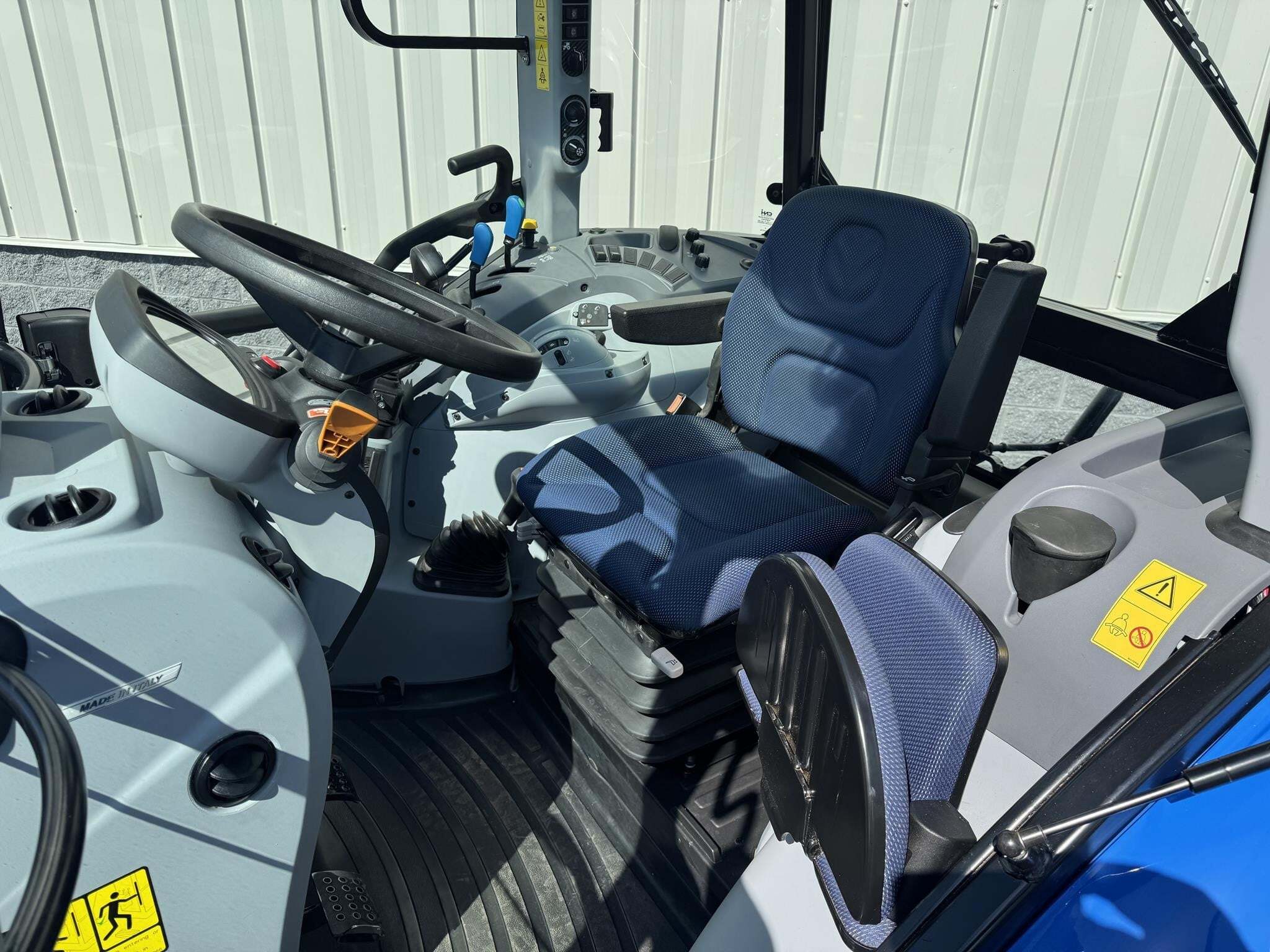 2023 New Holland T5.120 Tractor