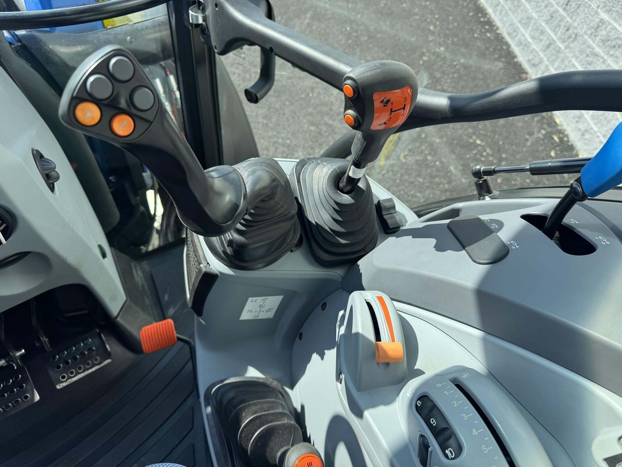 2023 New Holland T5.120 Tractor