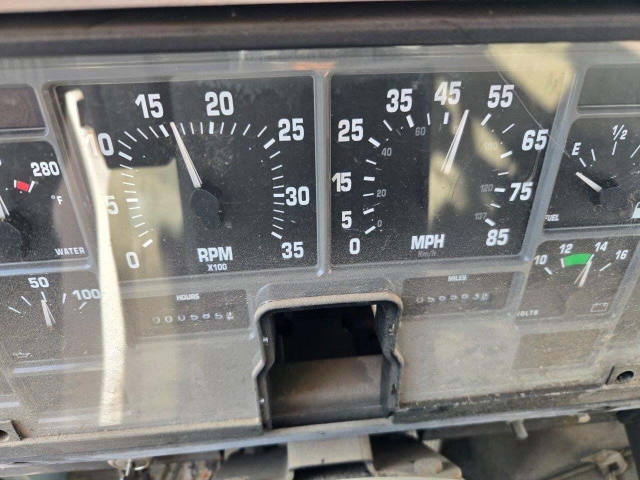 2001 International 4700 Box Trucks/Trailer