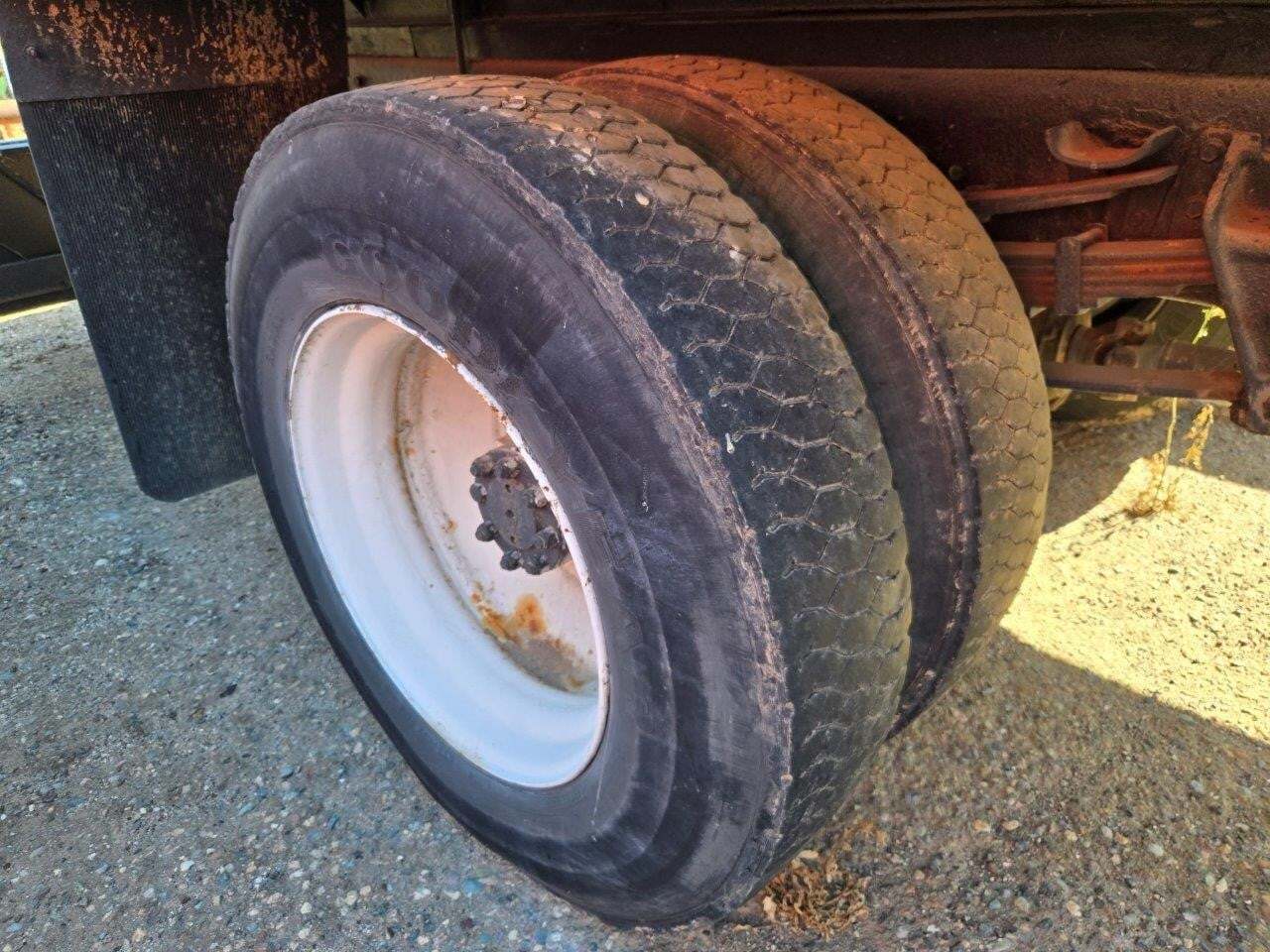 2001 International 4700 Box Trucks/Trailer