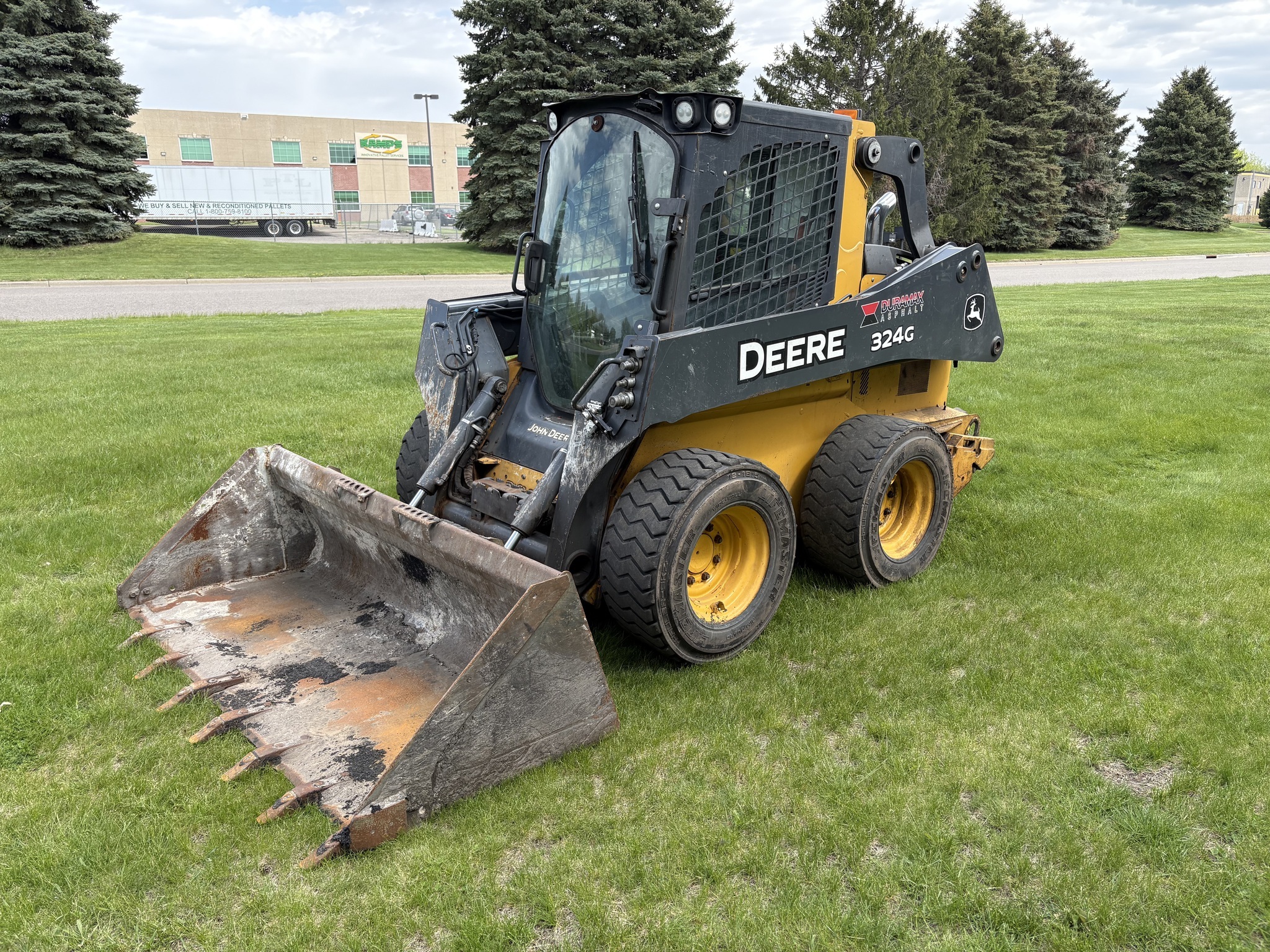 2019 Deere 324G Skid Steer