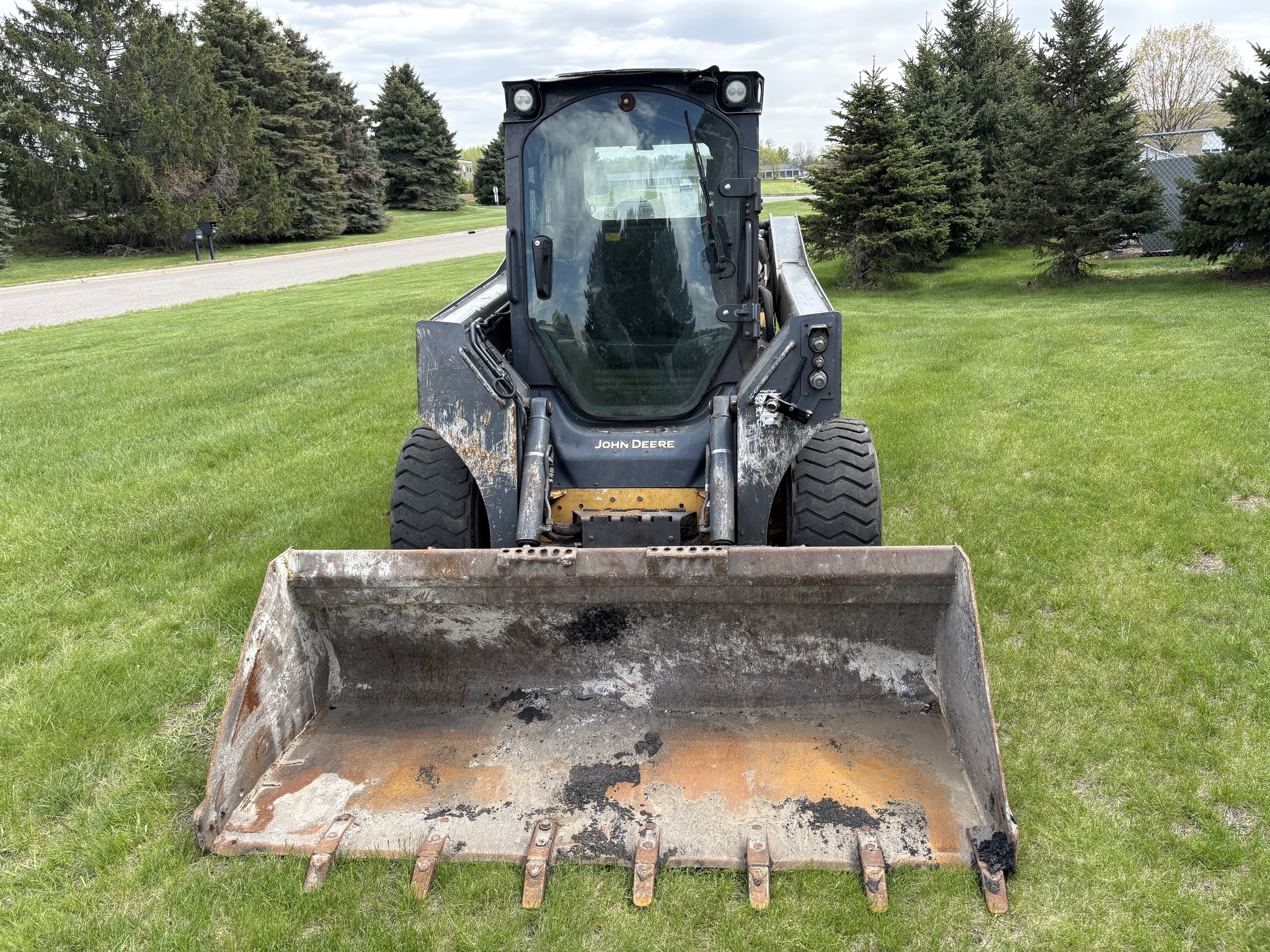 2019 Deere 324G Skid Steer