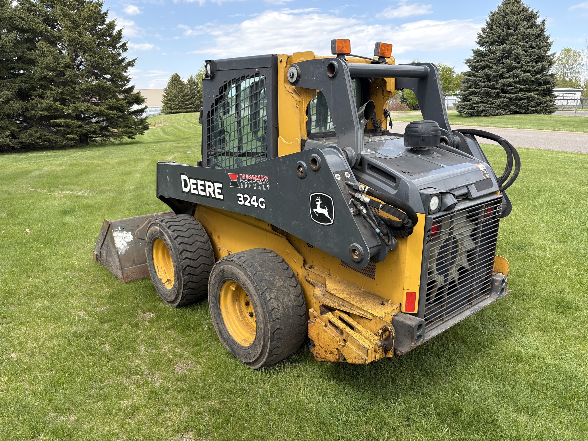 2019 Deere 324G Skid Steer