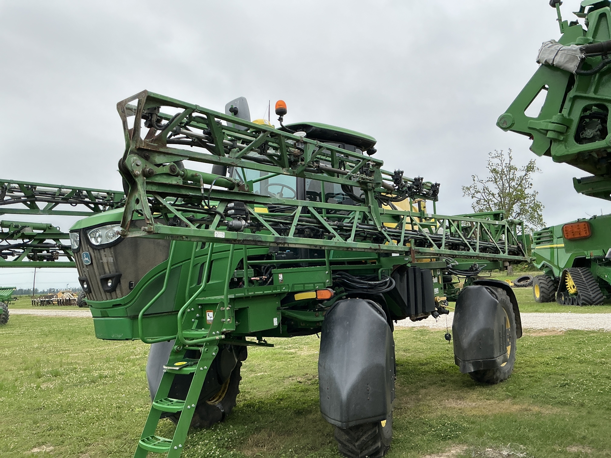 2019 John Deere R4023 Self-Propelled Sprayer