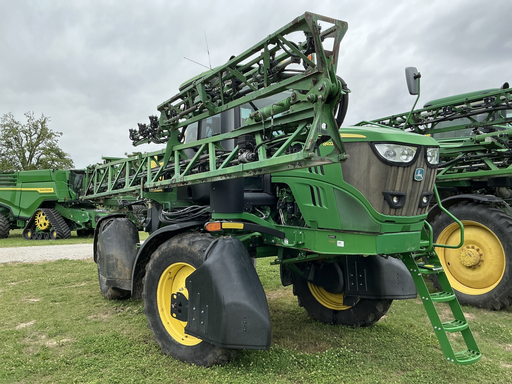 2019 John Deere R4023 Self-Propelled Sprayer