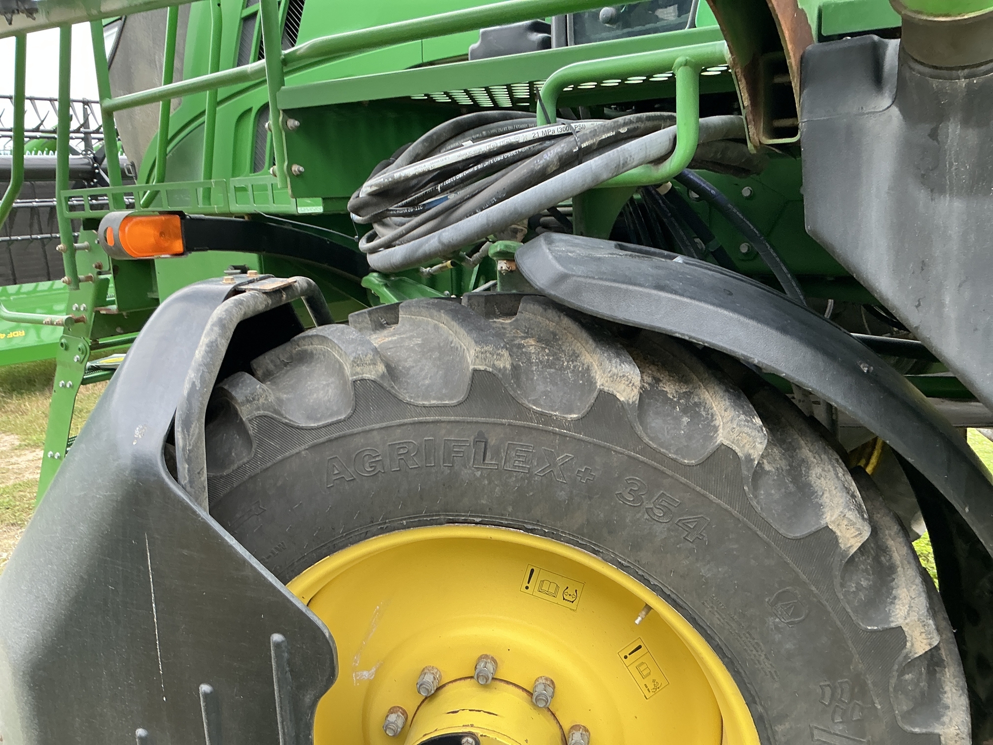 2019 John Deere R4023 Self-Propelled Sprayer