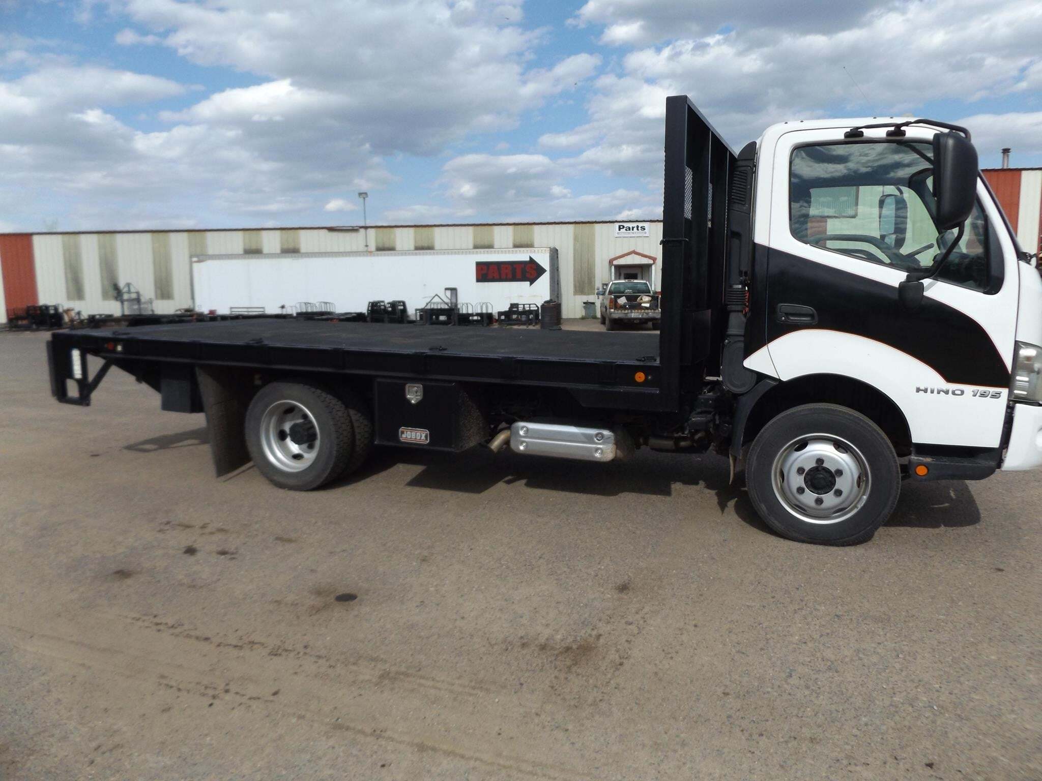 2015 Hino 195 Box Trucks/Trailer