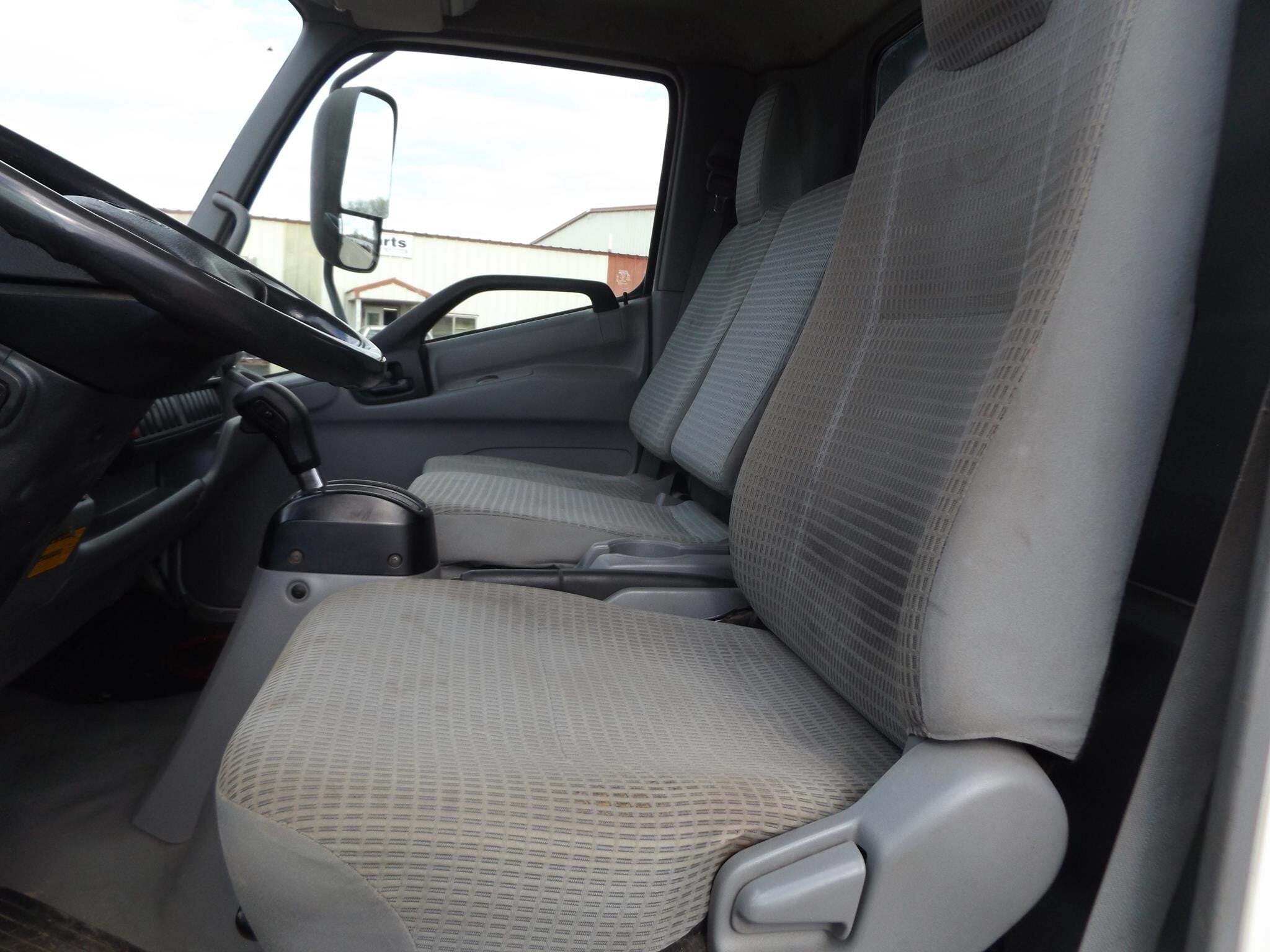 2015 Hino 195 Box Trucks/Trailer