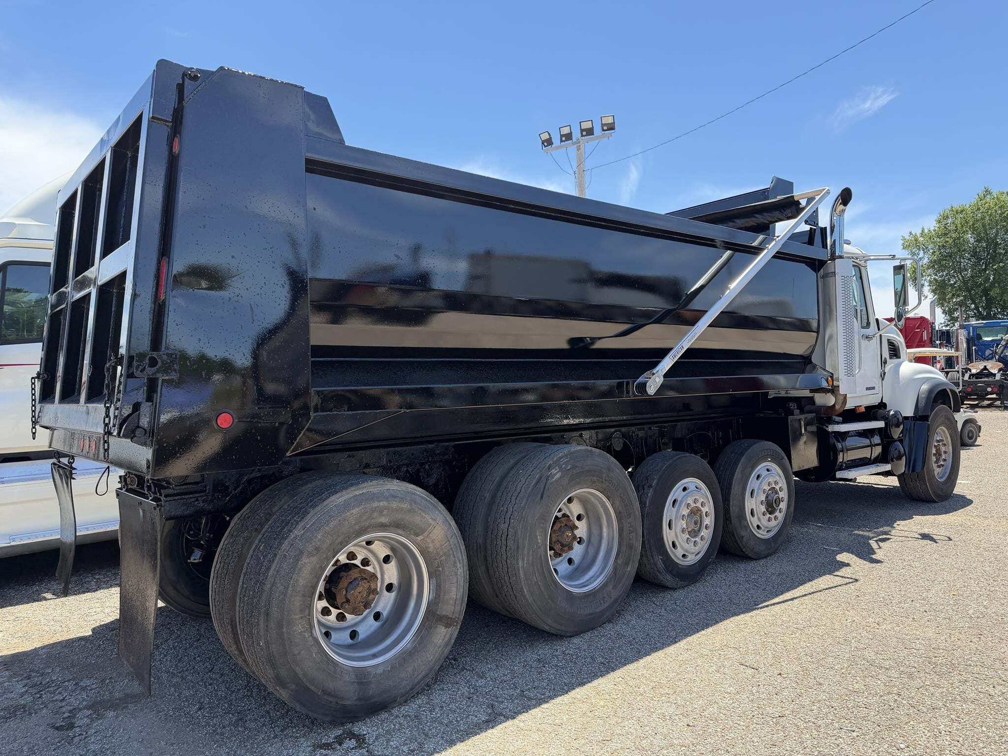 2006 Mack Granite CV713 Dump Trucks/Trailer