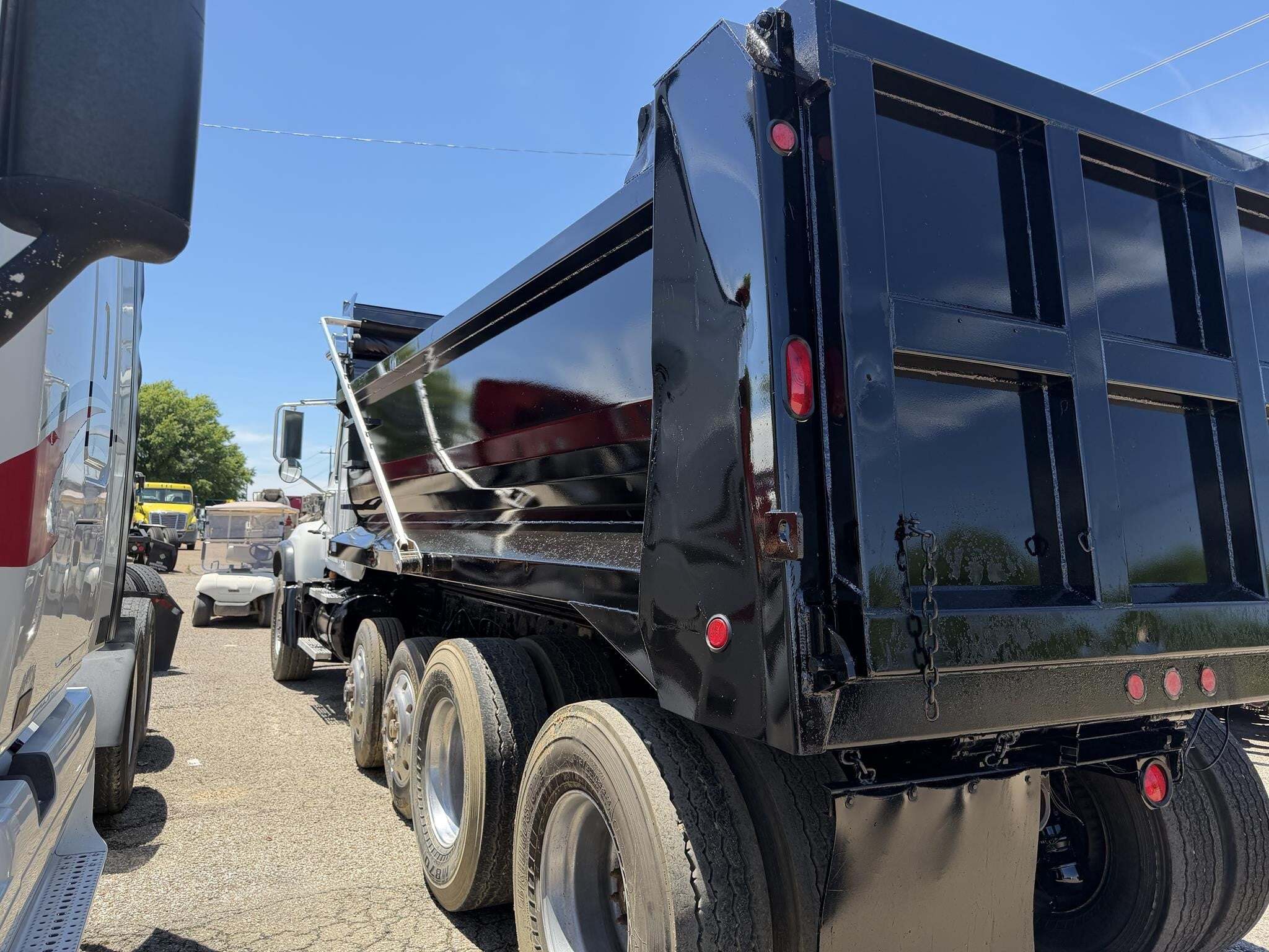 2006 Mack Granite CV713 Dump Trucks/Trailer