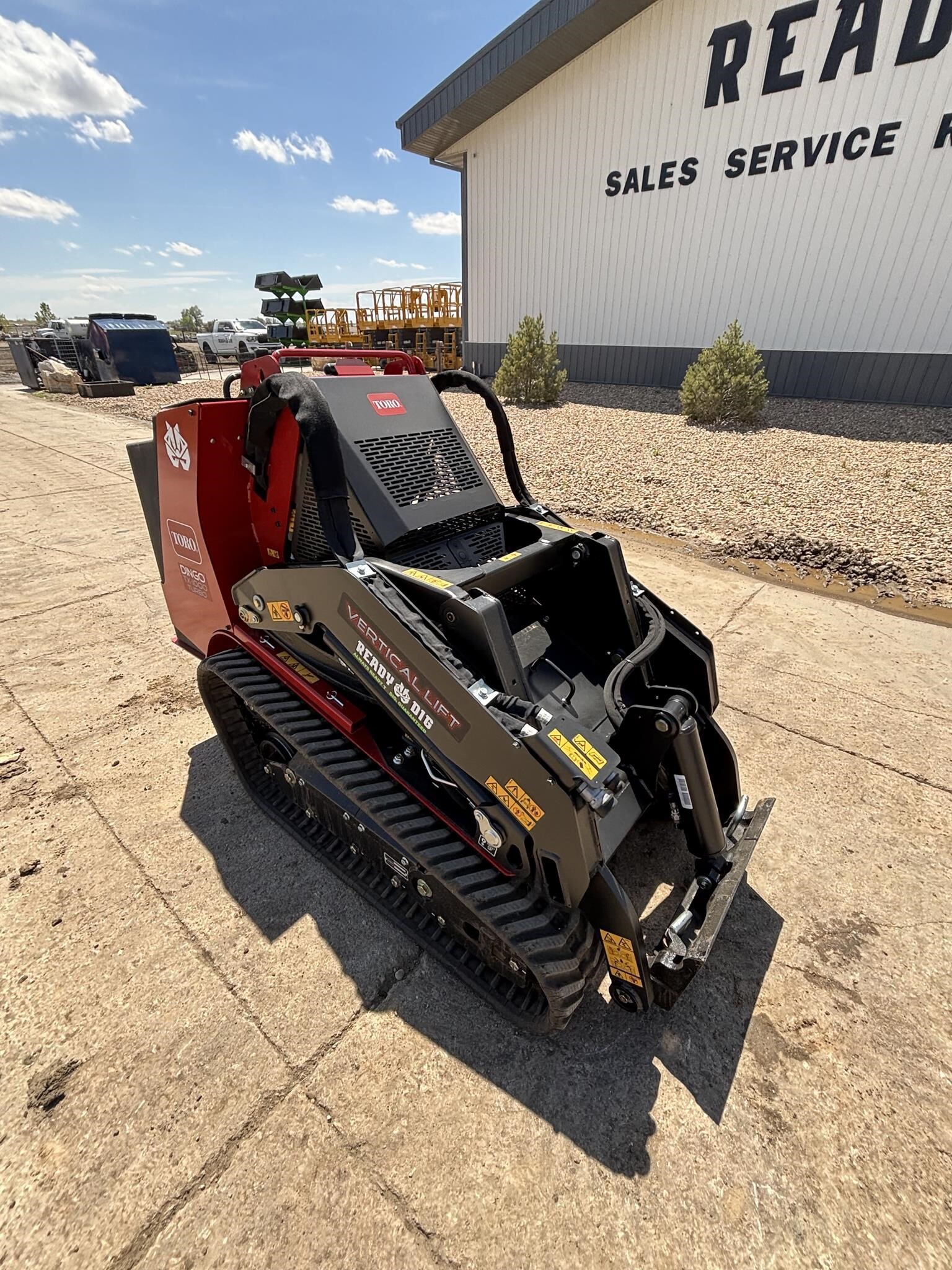 2025 Toro DINGO TX1000W Loader and Skid Steer Attachment