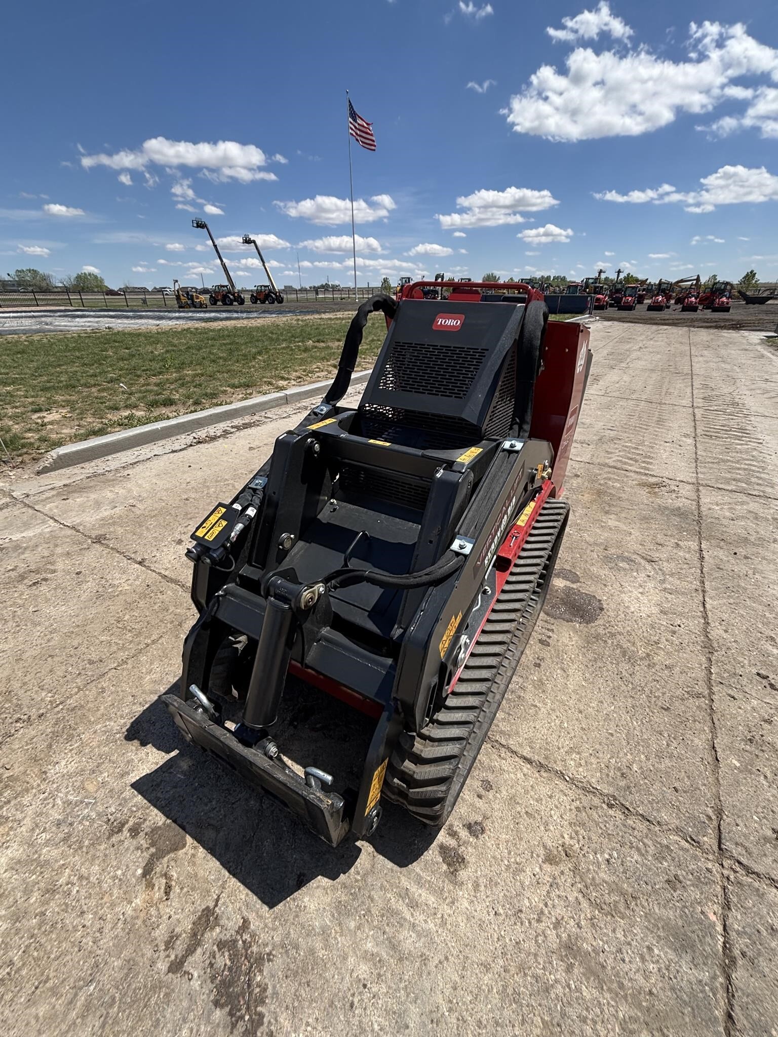 2025 Toro DINGO TX1000W Loader and Skid Steer Attachment