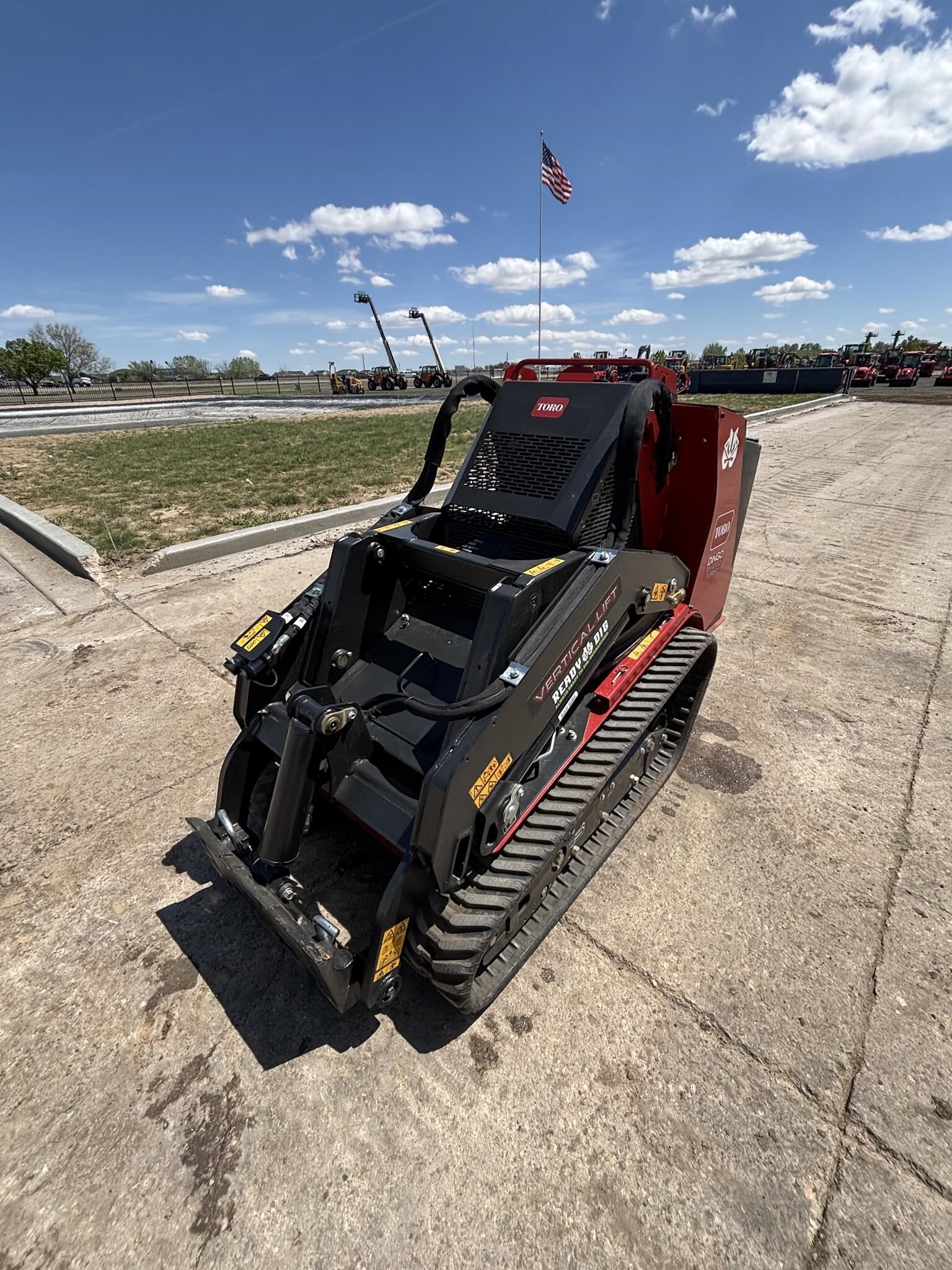 2025 Toro DINGO TX1000W Loader and Skid Steer Attachment