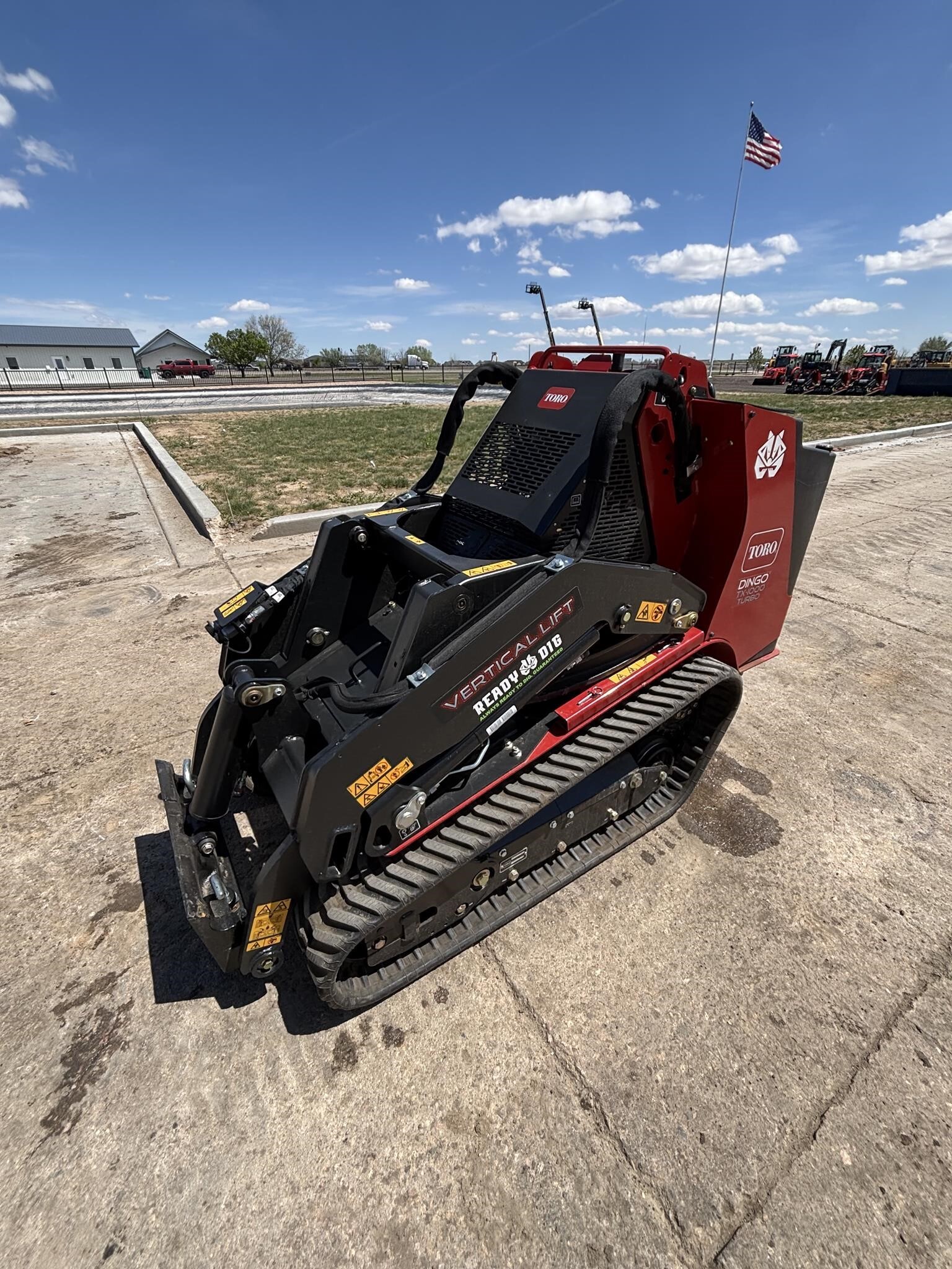 2025 Toro DINGO TX1000W Loader and Skid Steer Attachment