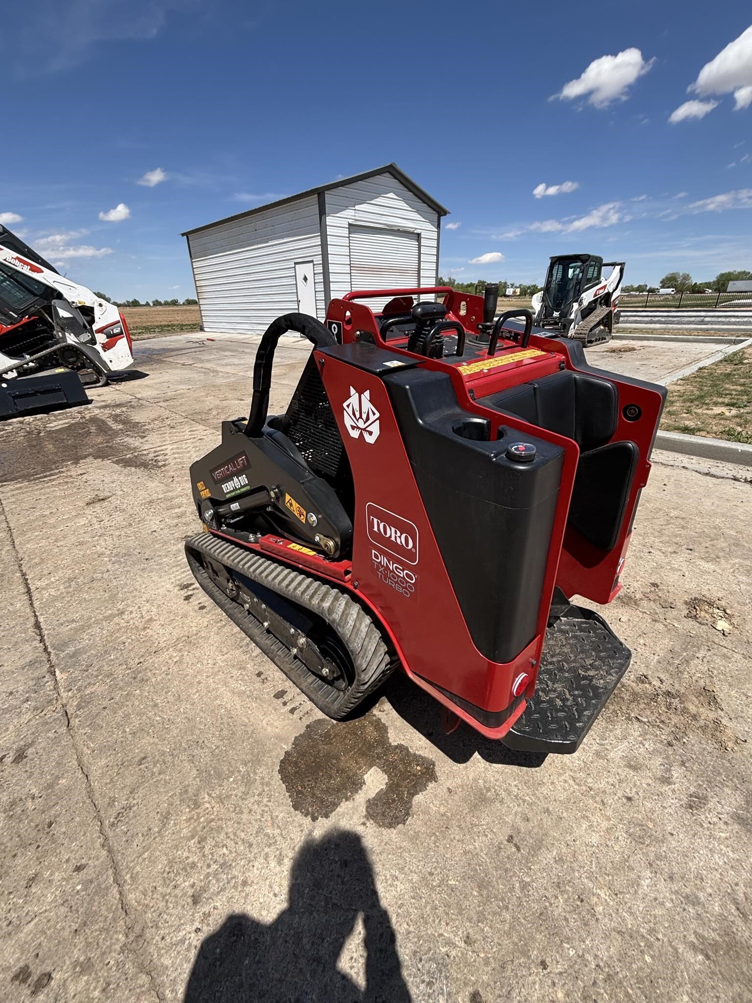 2025 Toro DINGO TX1000W Loader and Skid Steer Attachment