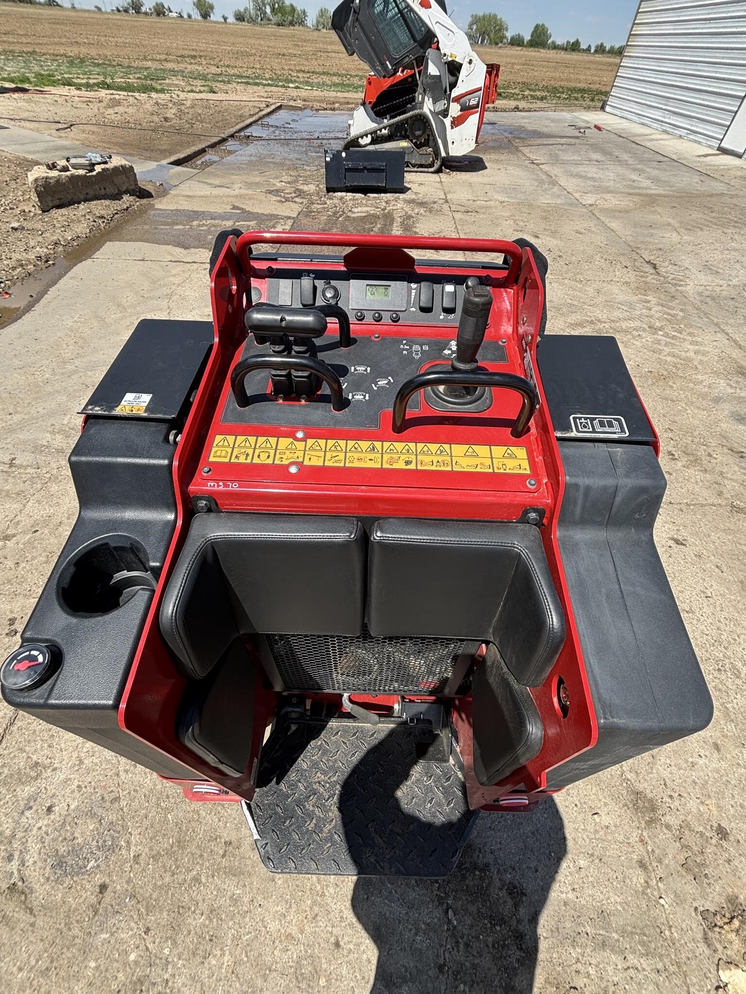 2025 Toro DINGO TX1000W Loader and Skid Steer Attachment