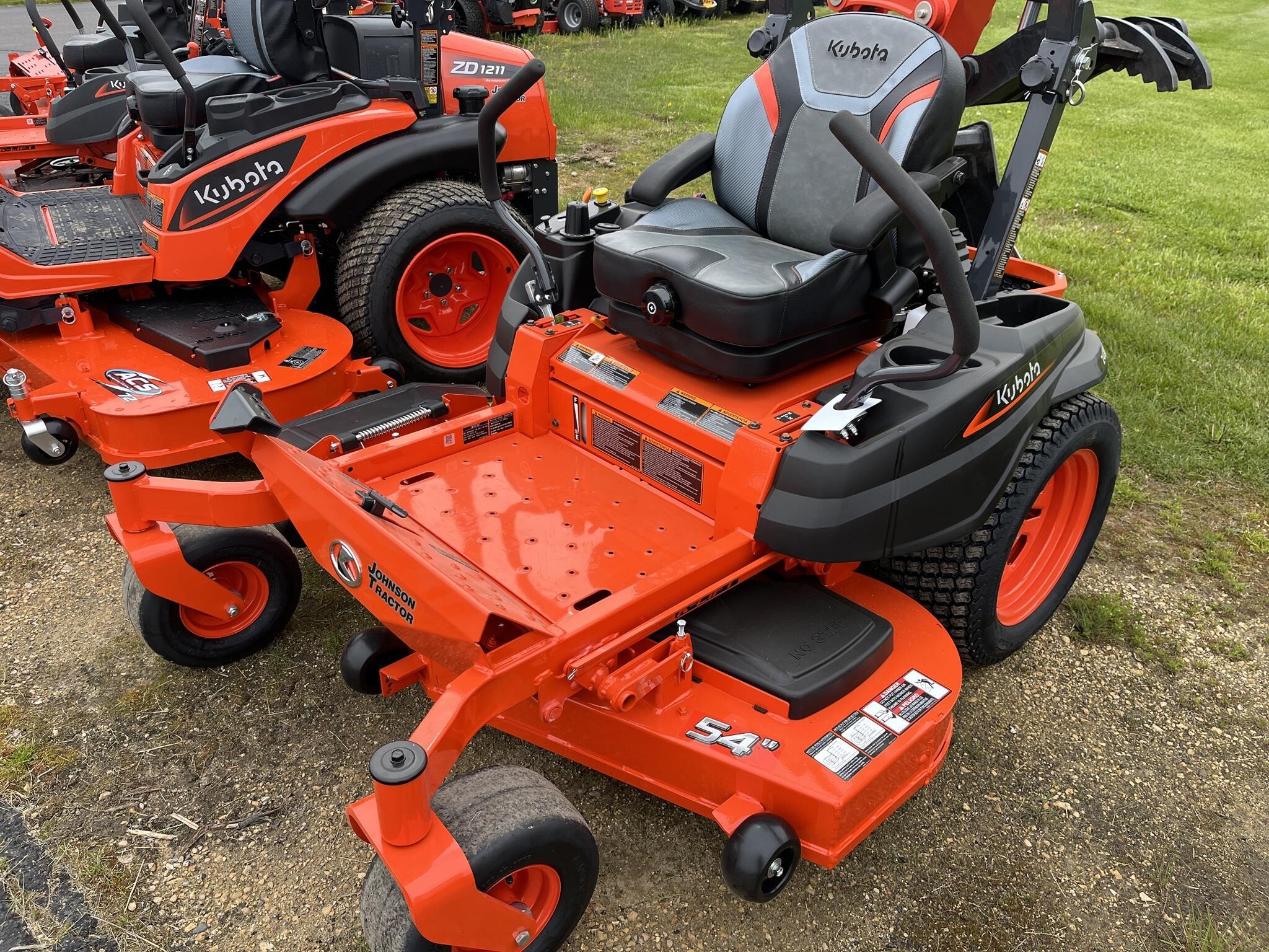 2026 Kubota Z422 Lawn Mower