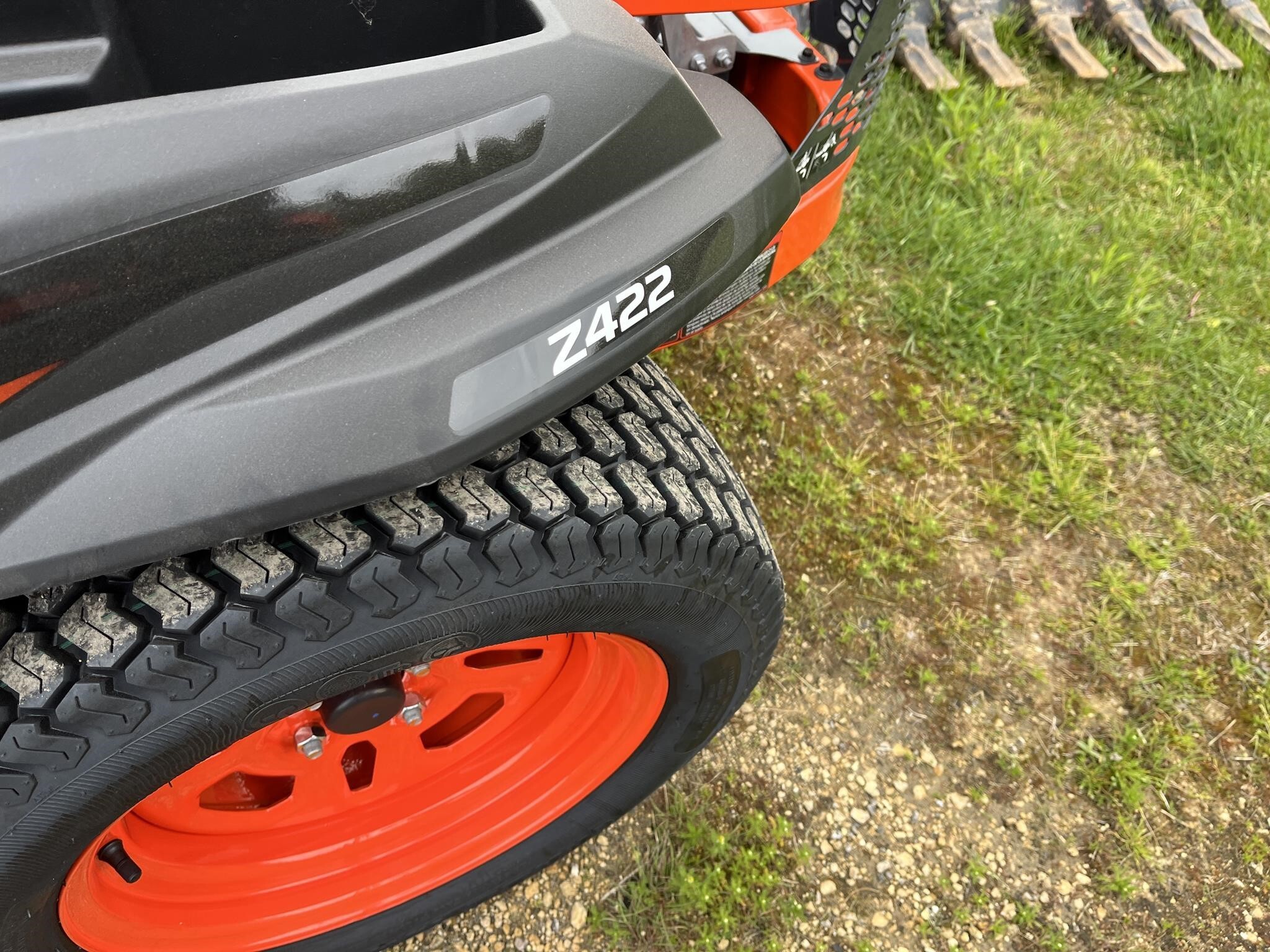 2026 Kubota Z422 Lawn Mower