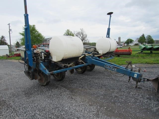  Kinze PT6 Planter